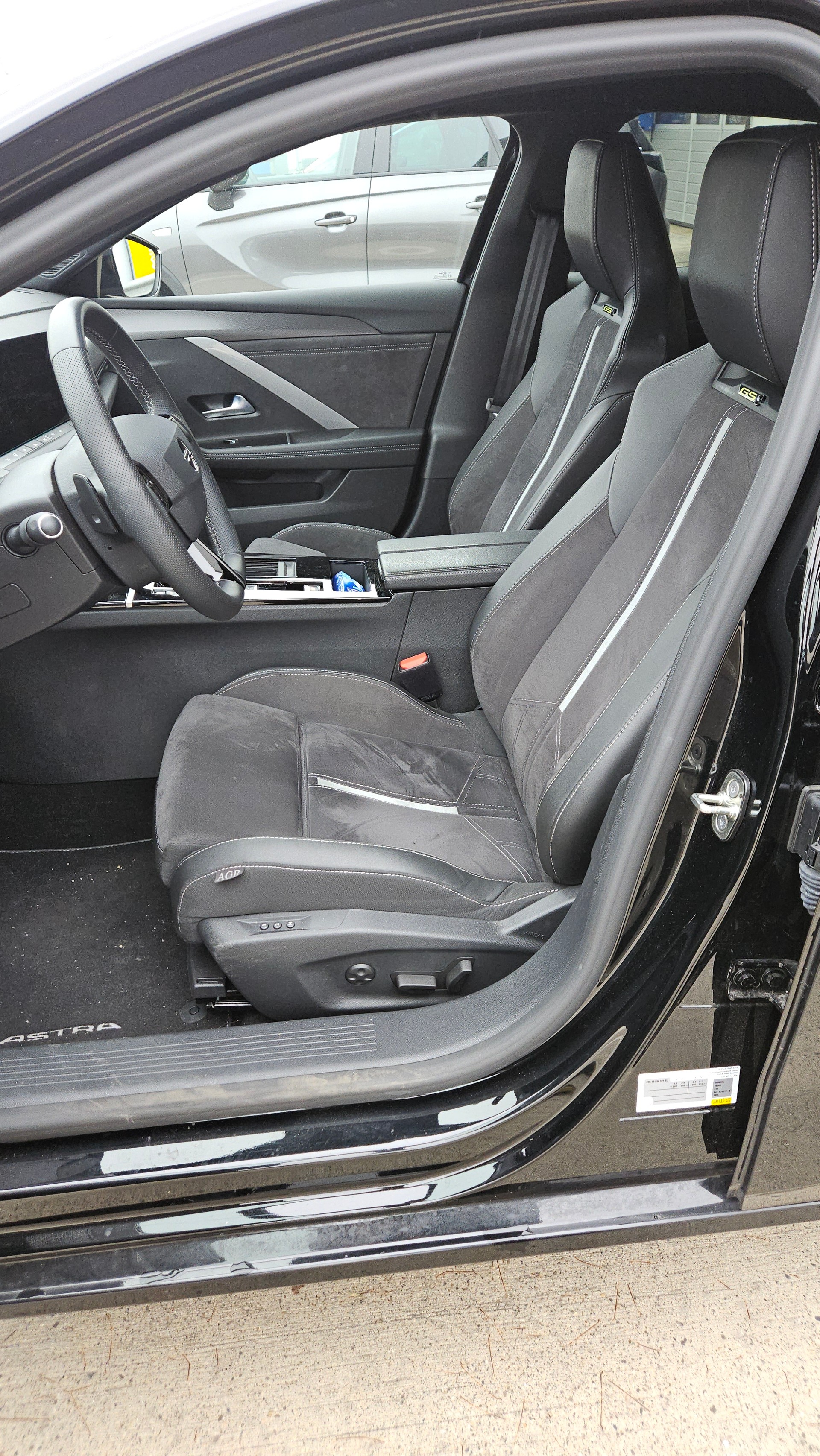 OPEL Astra 1.6 PHEV Turbo GSe A-image-7