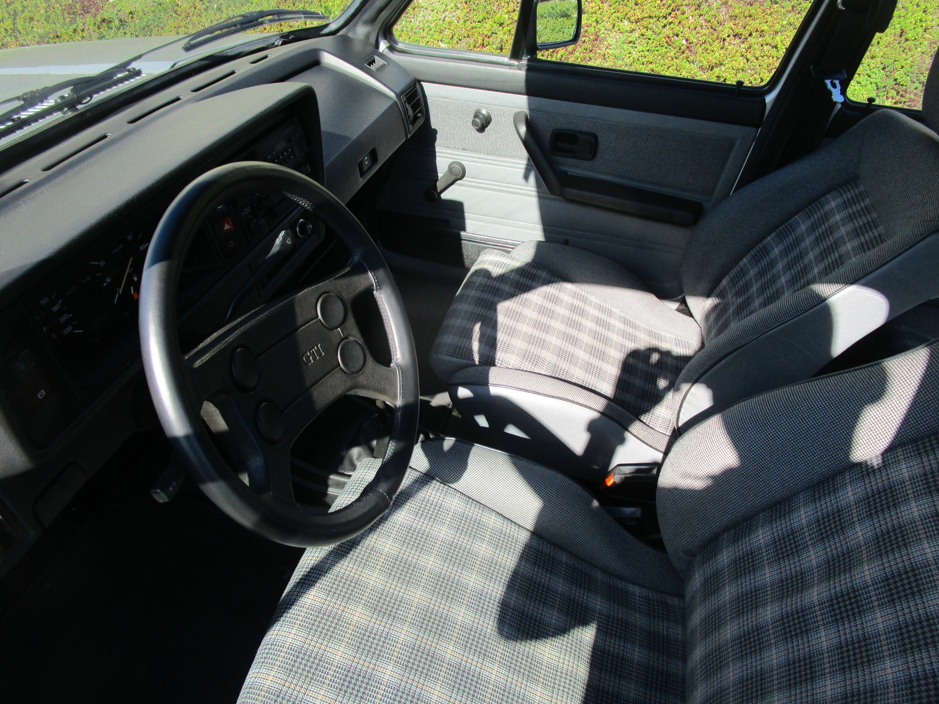 VW Golf 1 GTI 4-türig (1982)-image-18