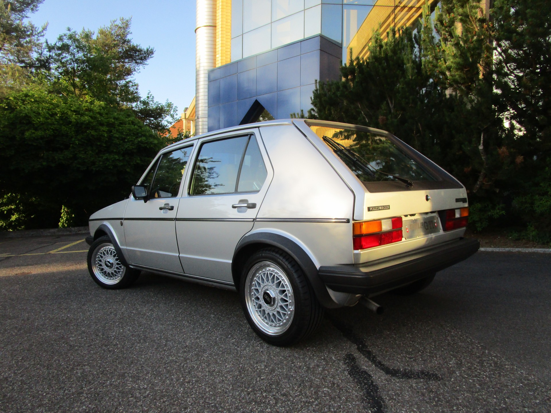 VW Golf 1 GTI 4-türig (1982)-image-1