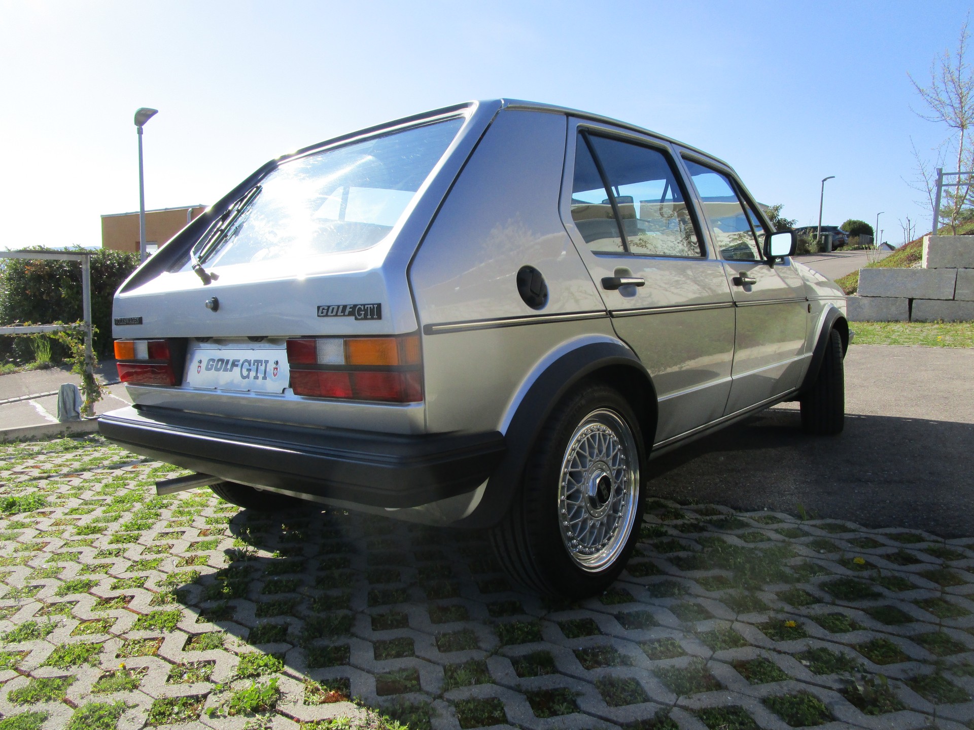 VW Golf 1 GTI 4-türig (1982)-image-11