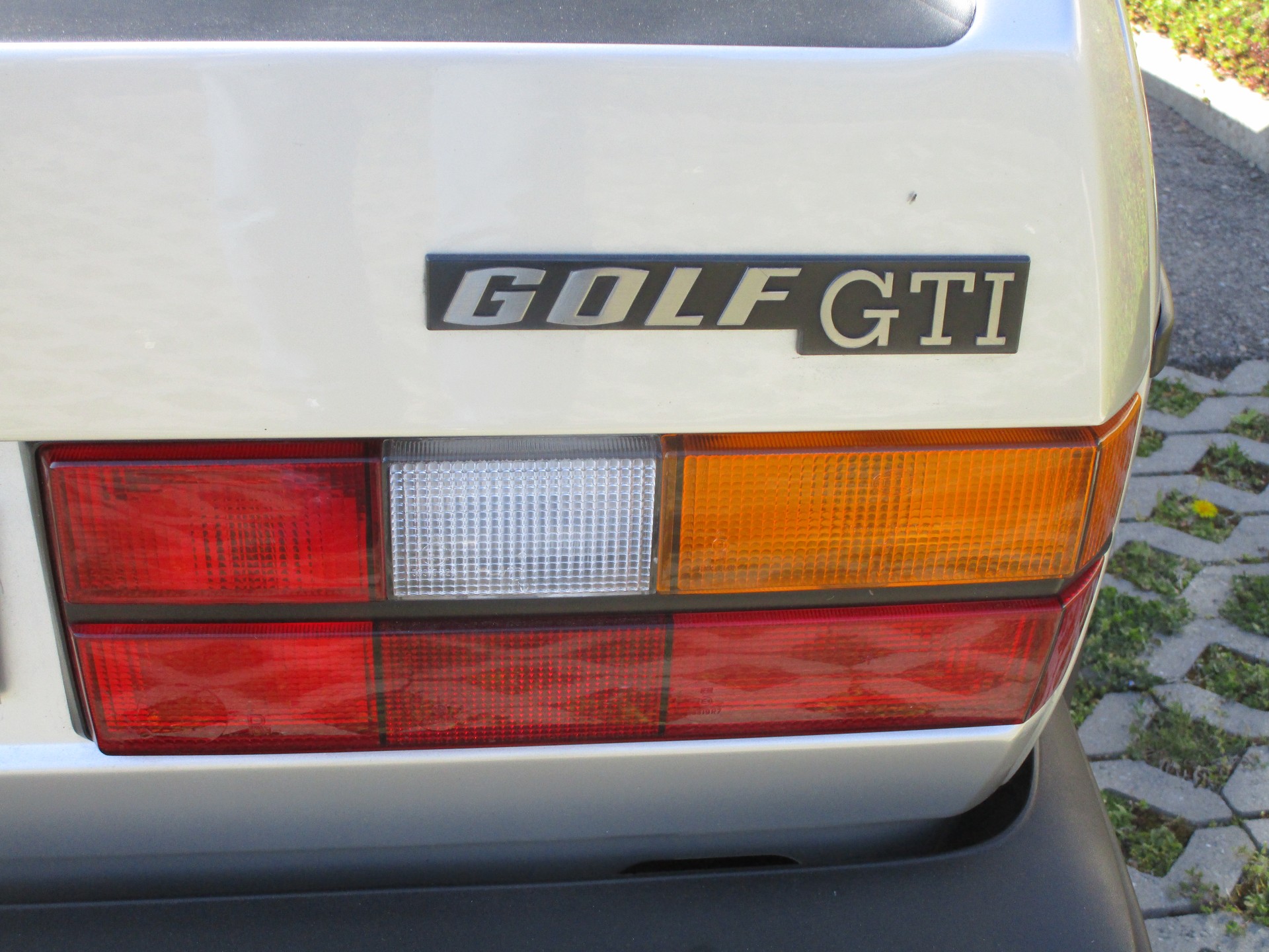 VW Golf 1 GTI 4-türig (1982)-image-12