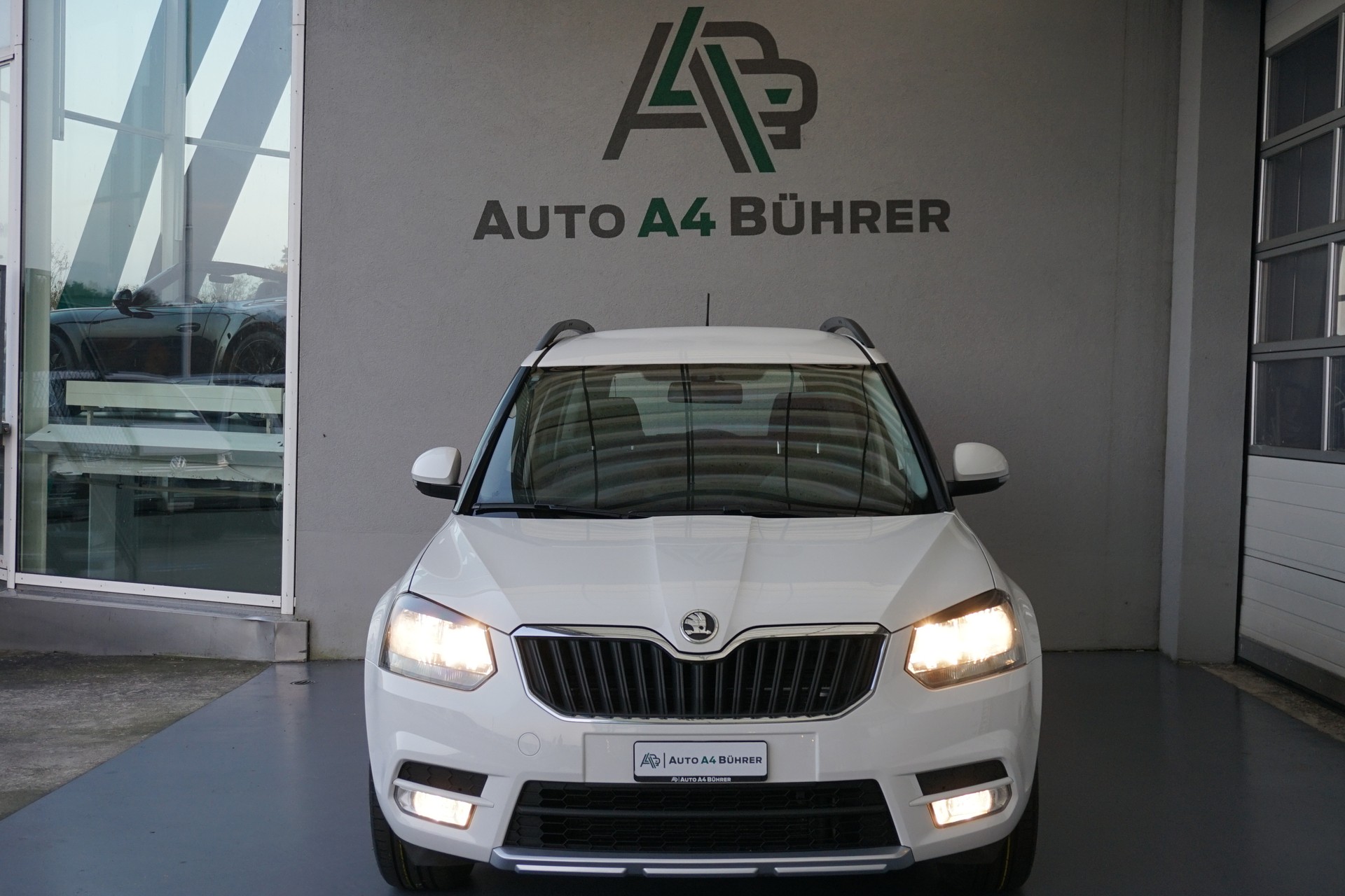 SKODA Yeti 2.0 TDI Active 4x4-image-8
