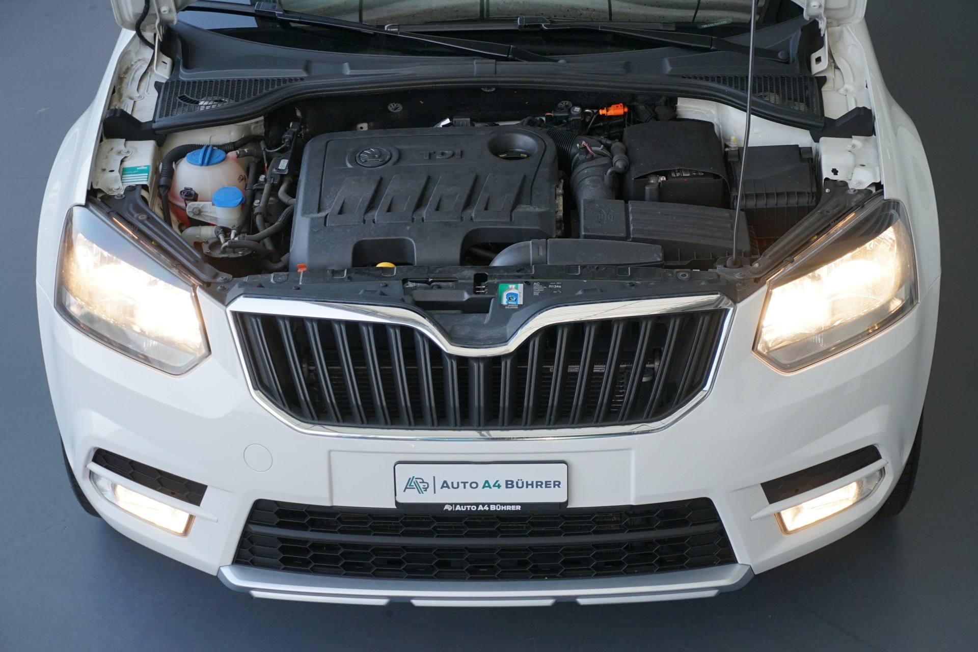 SKODA Yeti 2.0 TDI Active 4x4-image-11