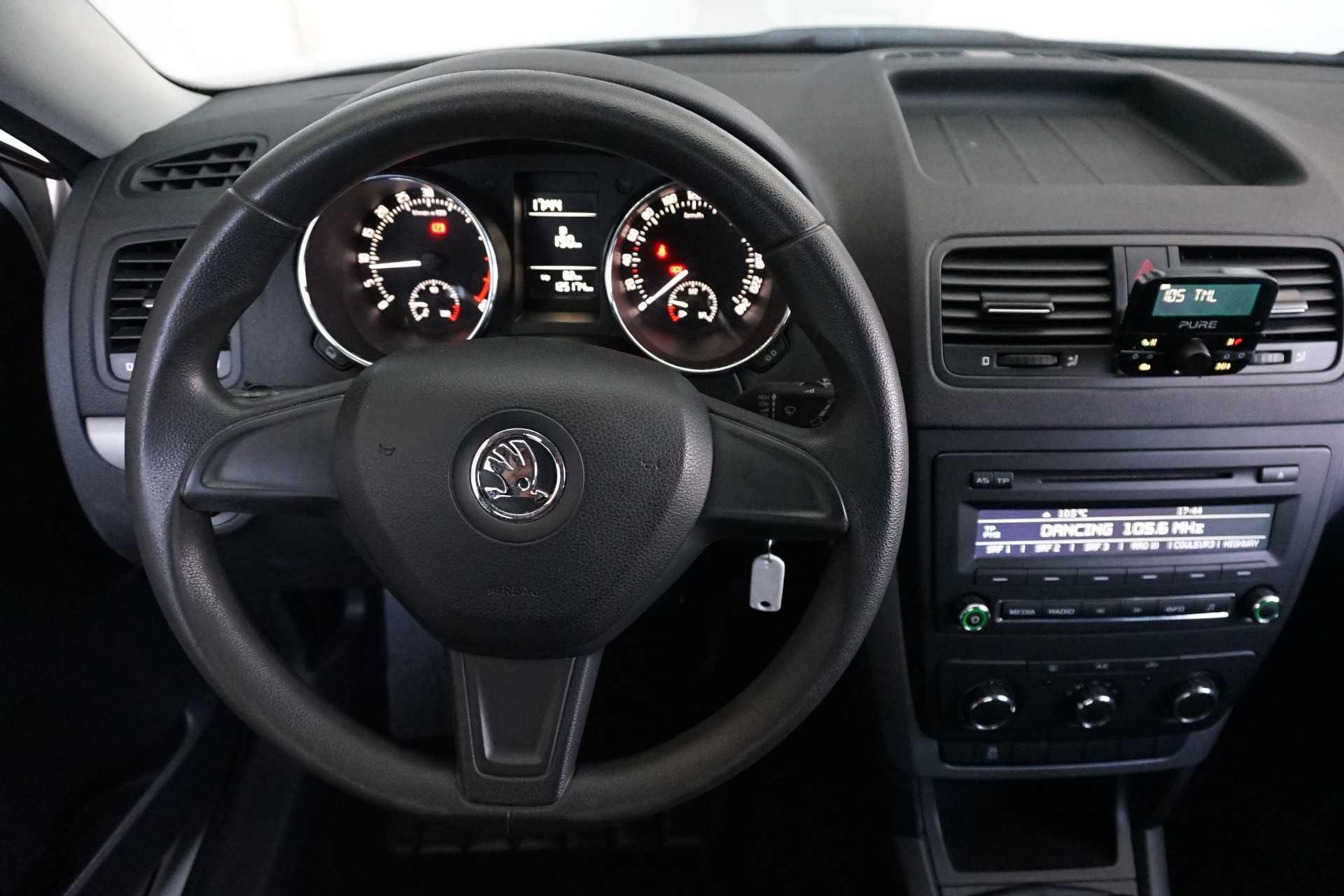 SKODA Yeti 2.0 TDI Active 4x4-image-13