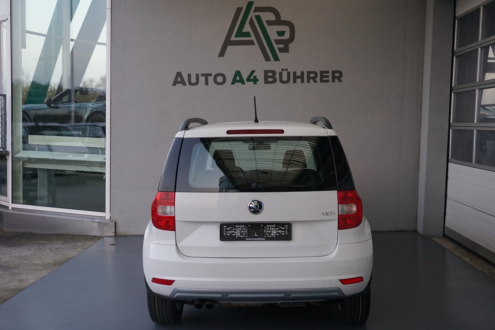 SKODA Yeti 2.0 TDI Active 4x4-image-9