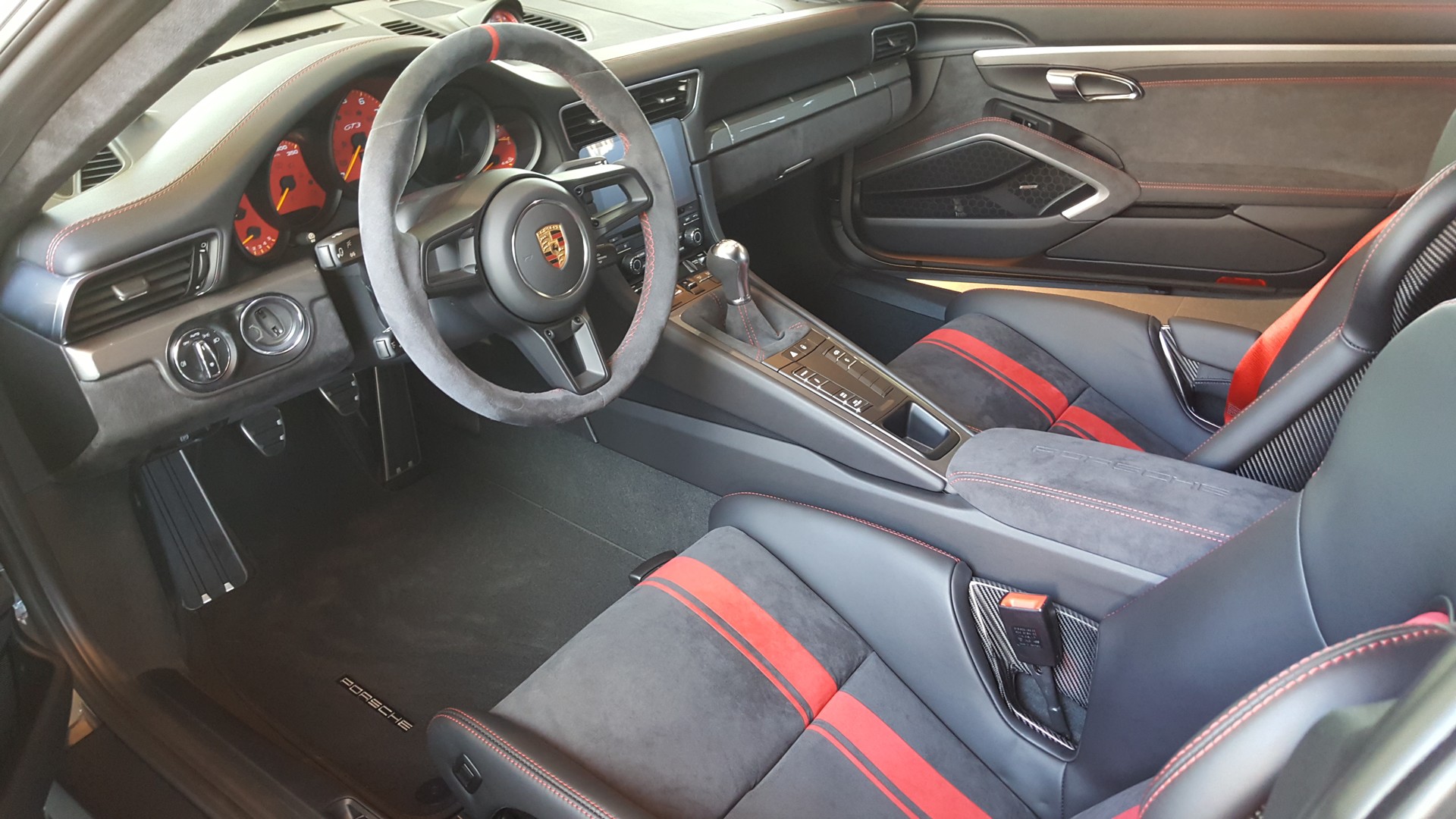 PORSCHE 911 GT3-image-1