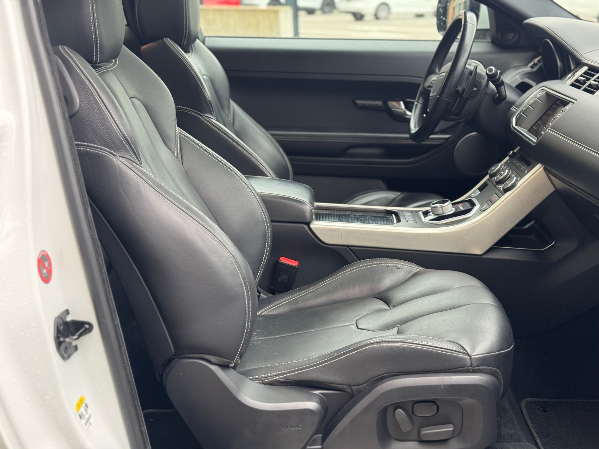 LAND ROVER Range Rover Evoque 2.2 SD4 Dynamic AT6-image-16