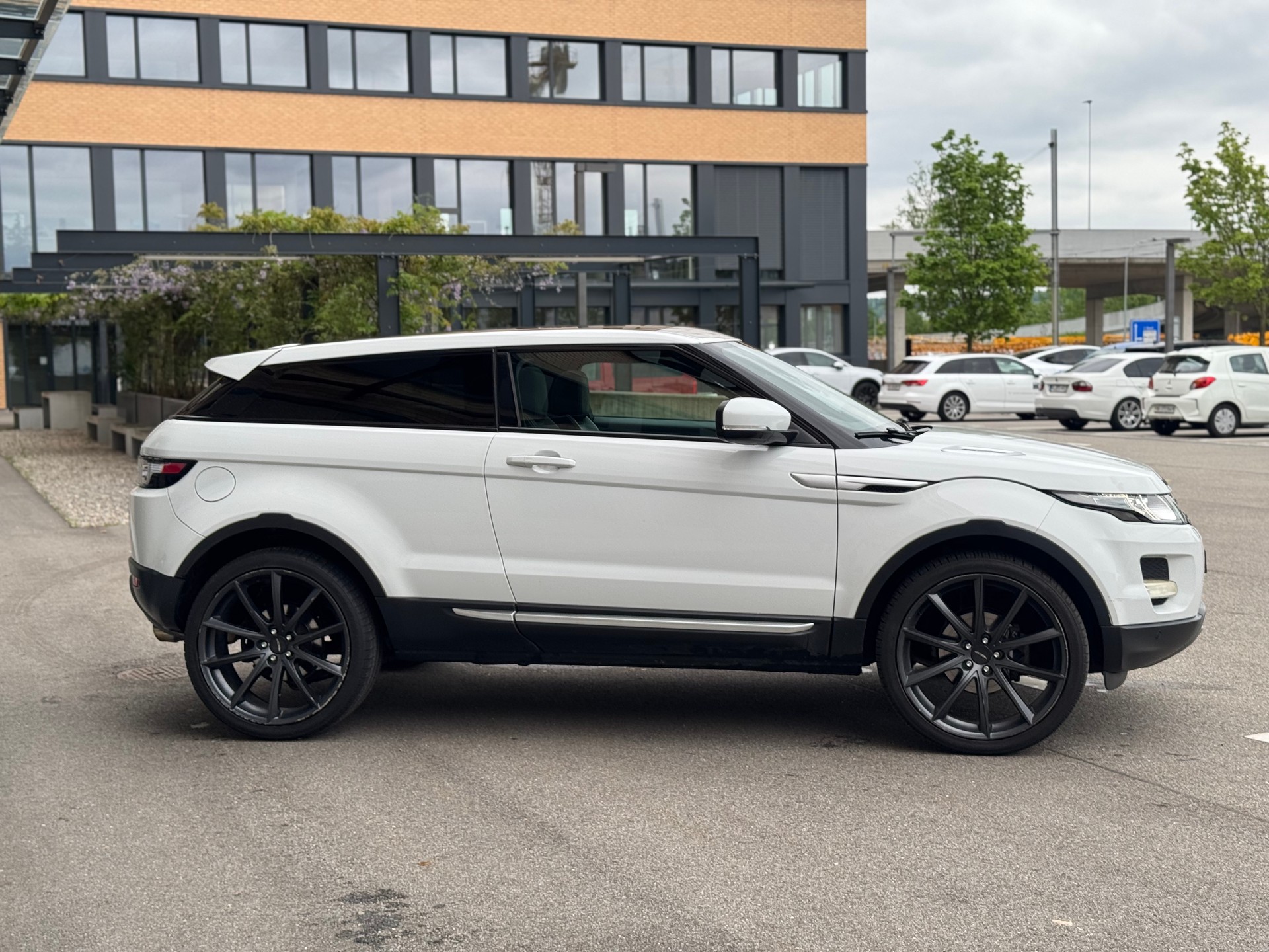 LAND ROVER Range Rover Evoque 2.2 SD4 Dynamic AT6-image-4
