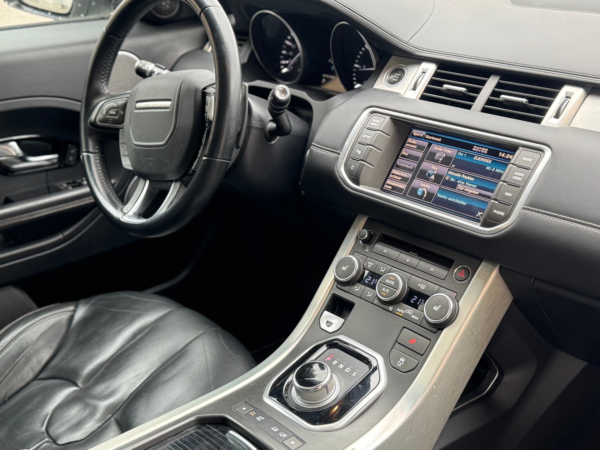 LAND ROVER Range Rover Evoque 2.2 SD4 Dynamic AT6-image-17