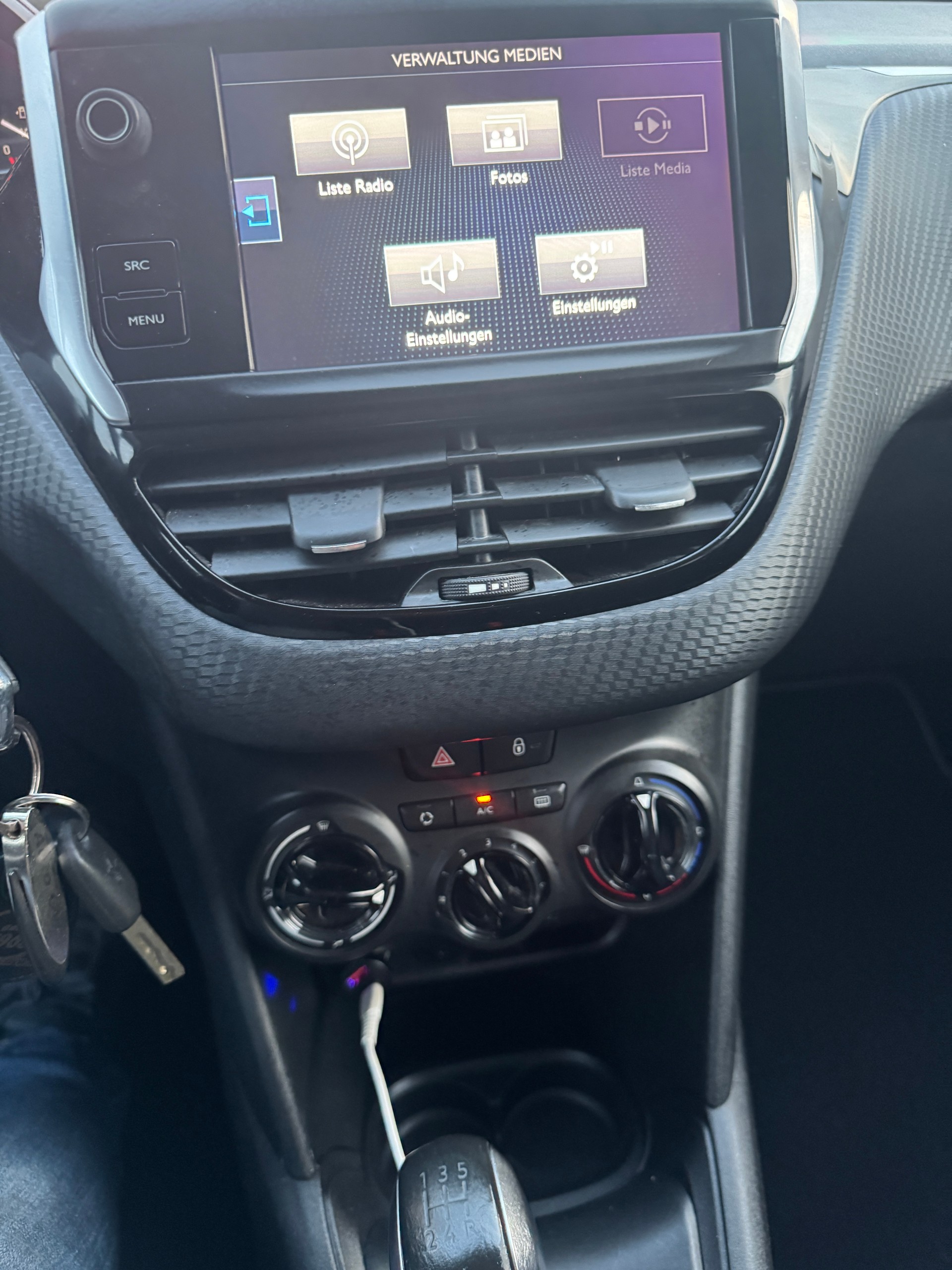 PEUGEOT 208 1.2 PureTech Active-image-15