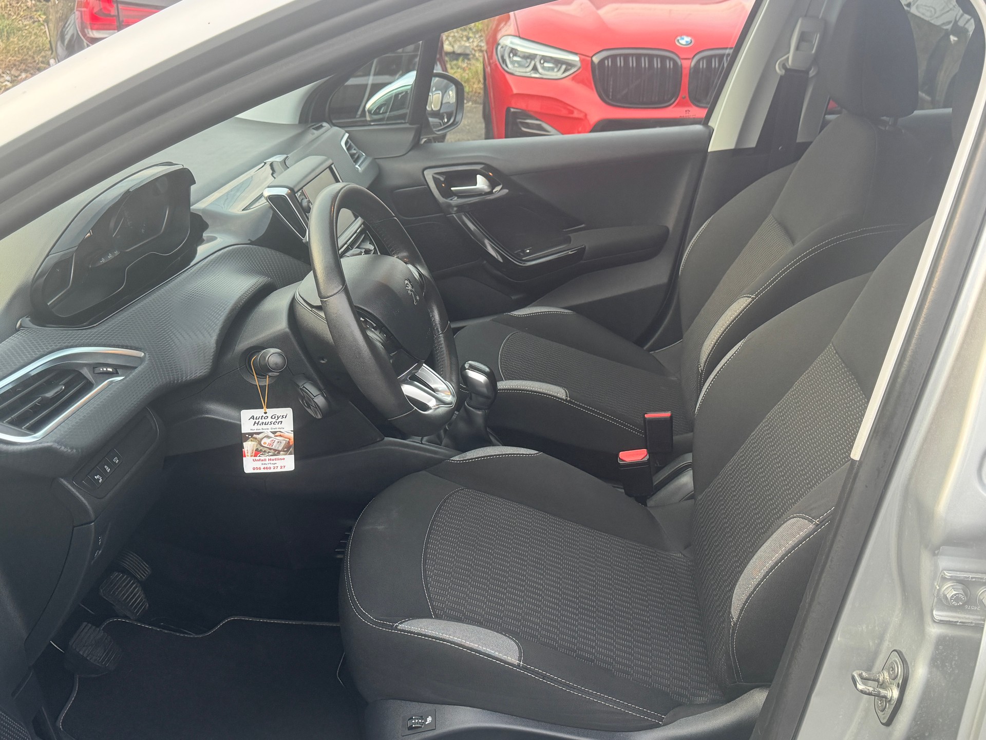 PEUGEOT 208 1.2 PureTech Active-image-8