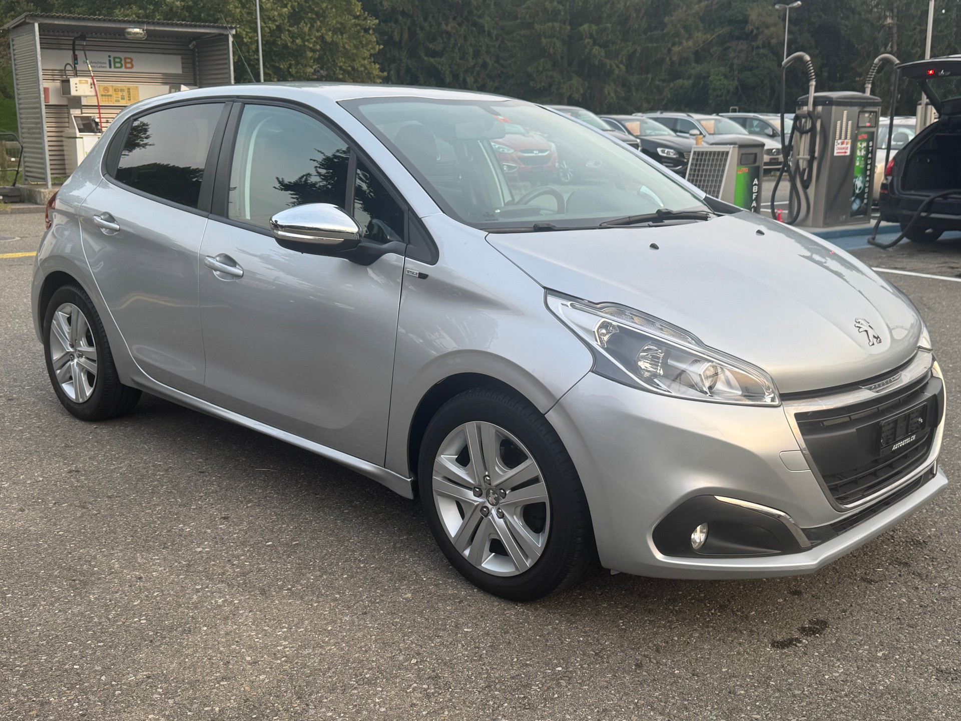 PEUGEOT 208 1.2 PureTech Active-image-1