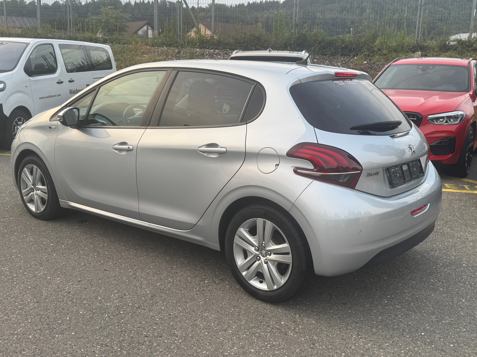 PEUGEOT 208 1.2 PureTech Active-image-4