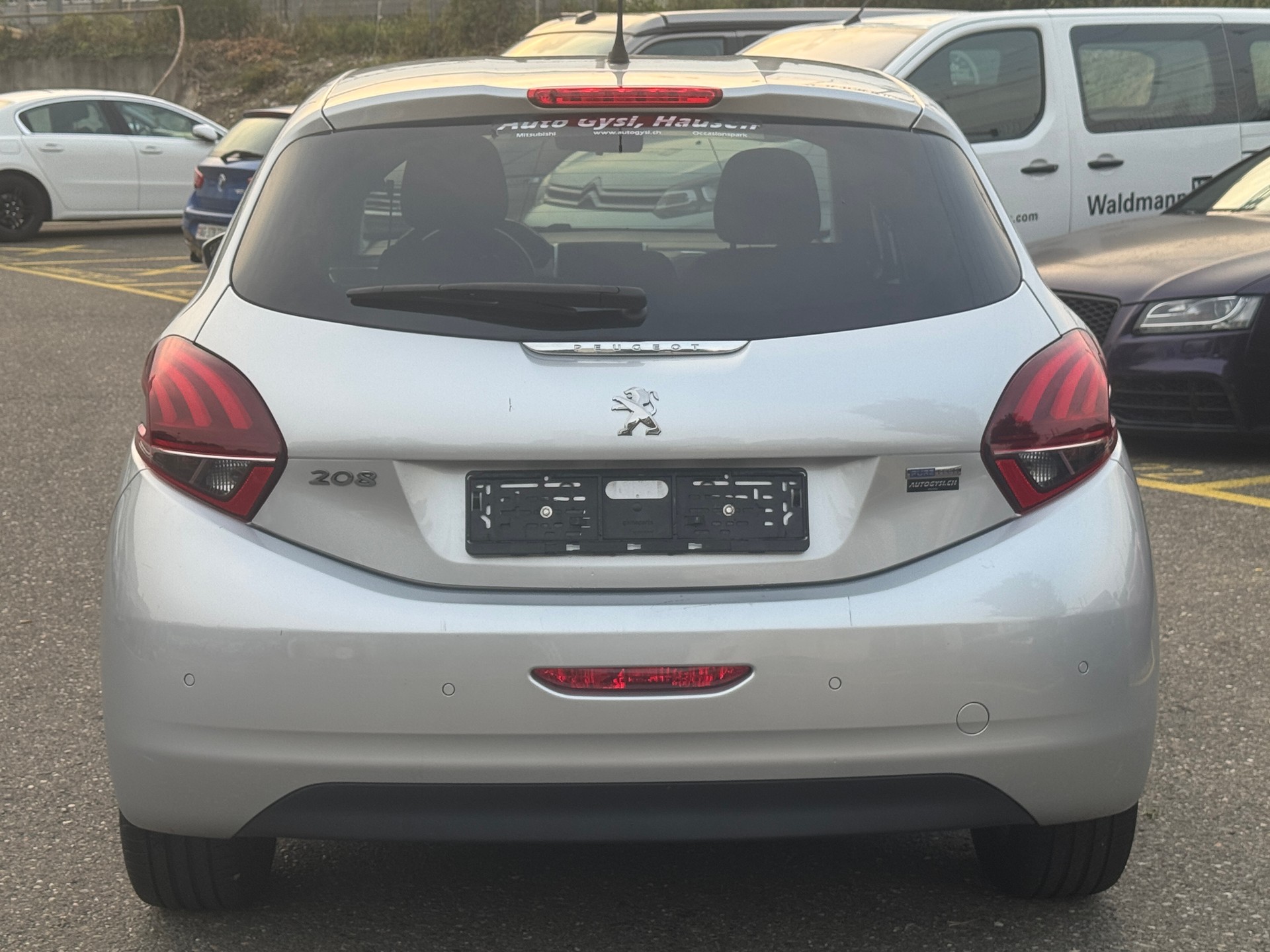 PEUGEOT 208 1.2 PureTech Active-image-7