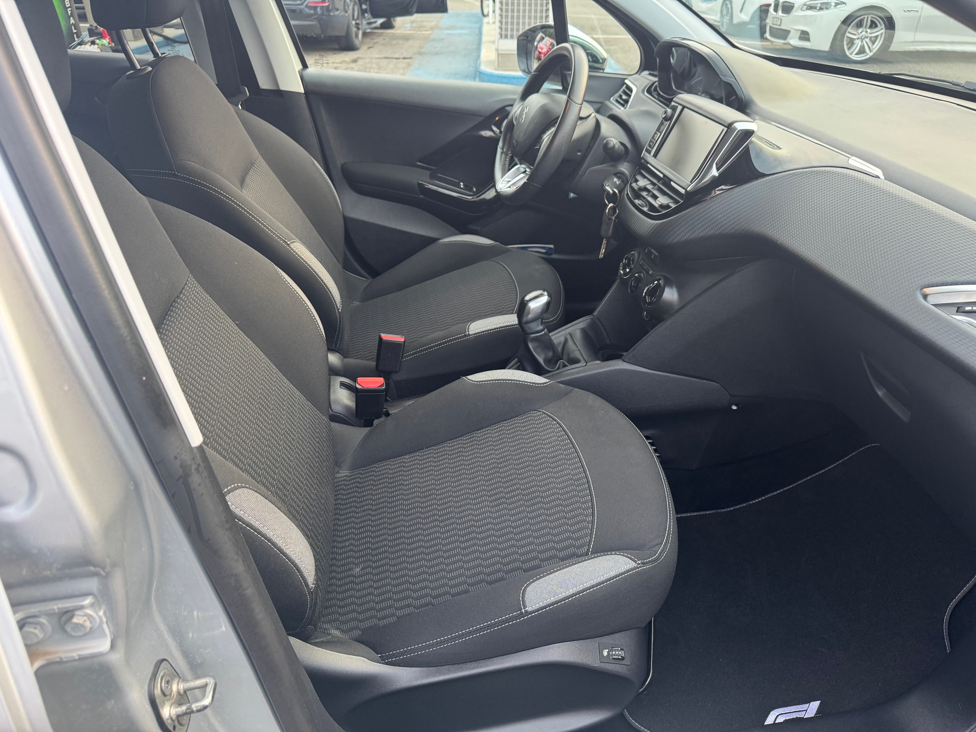 PEUGEOT 208 1.2 PureTech Active-image-11