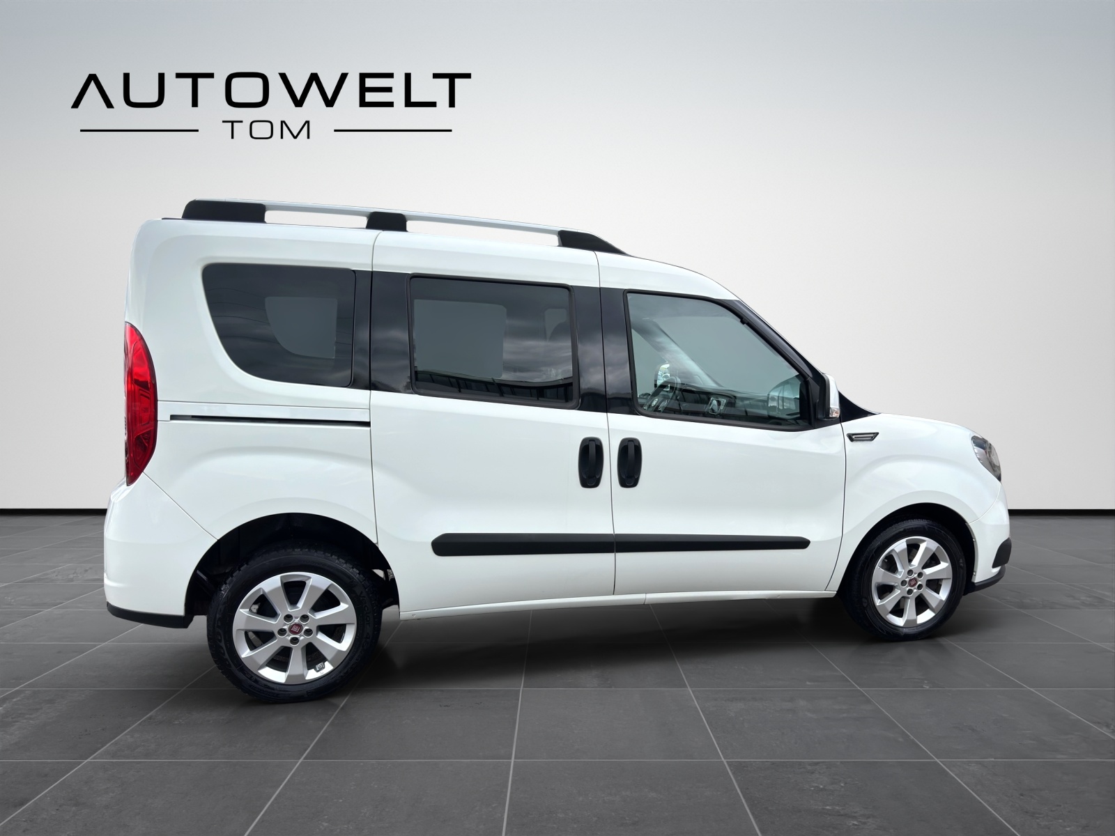FIAT Doblò 2.0 JTD Emotion-image-5