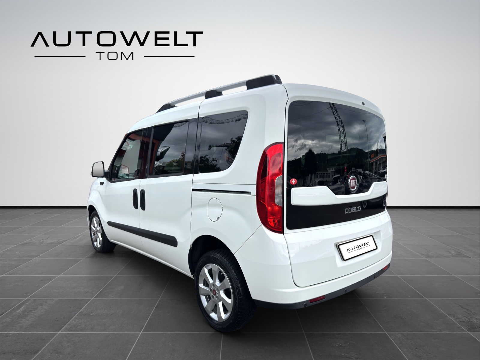 FIAT Doblò 2.0 JTD Emotion-image-2