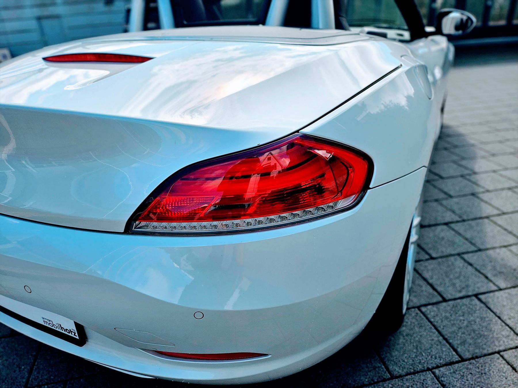 BMW Z4 sDrive28i-image-12