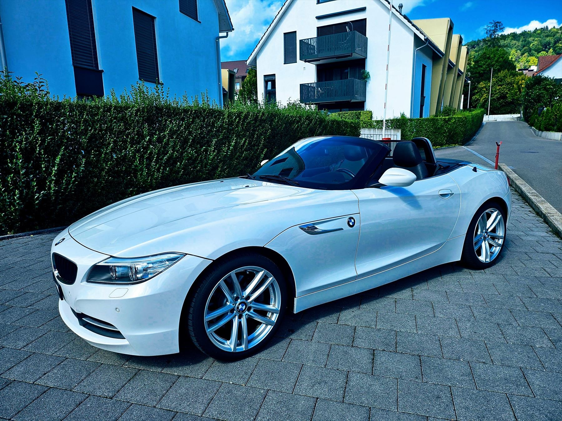 BMW Z4 sDrive28i-image-7