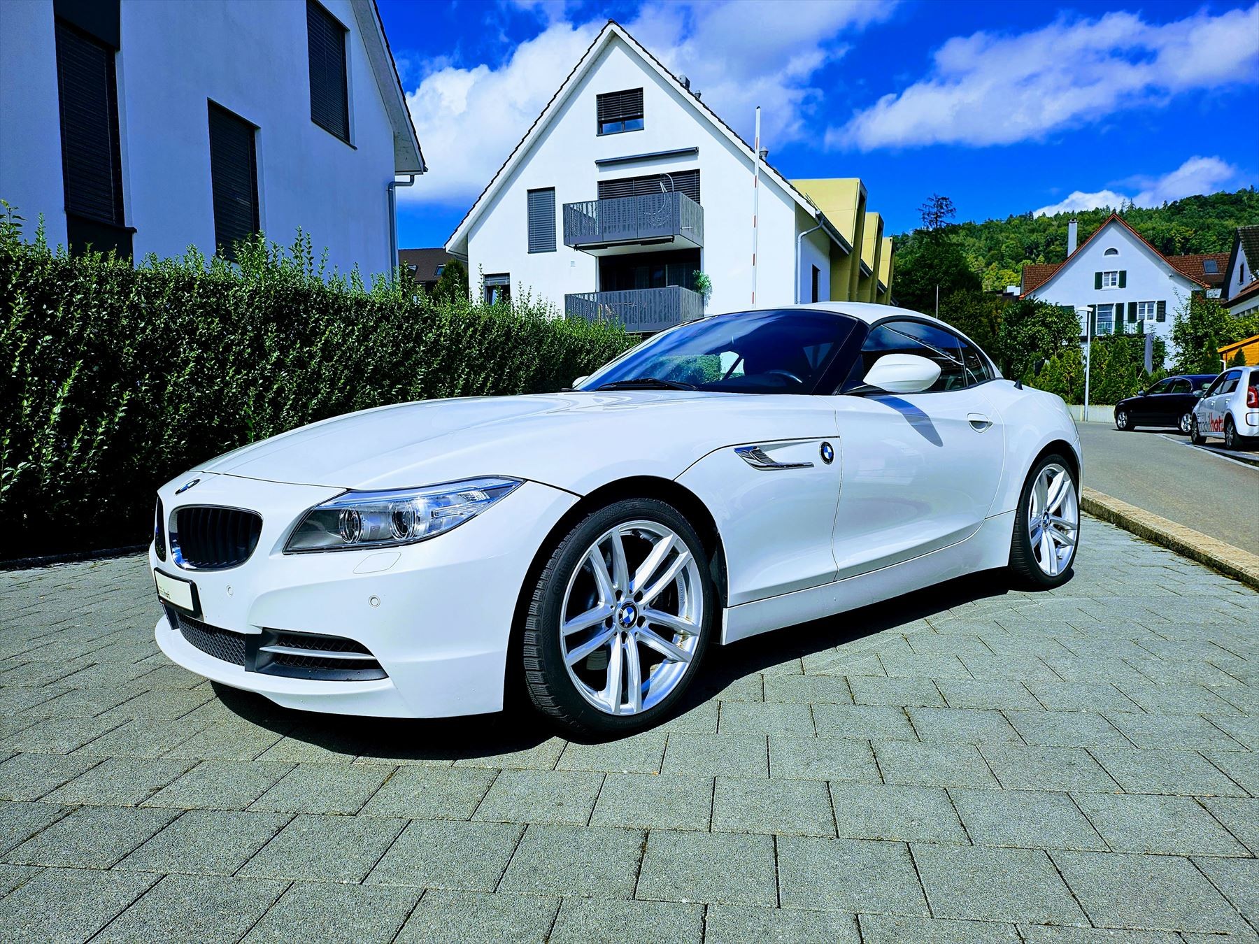 BMW Z4 sDrive28i-image-2