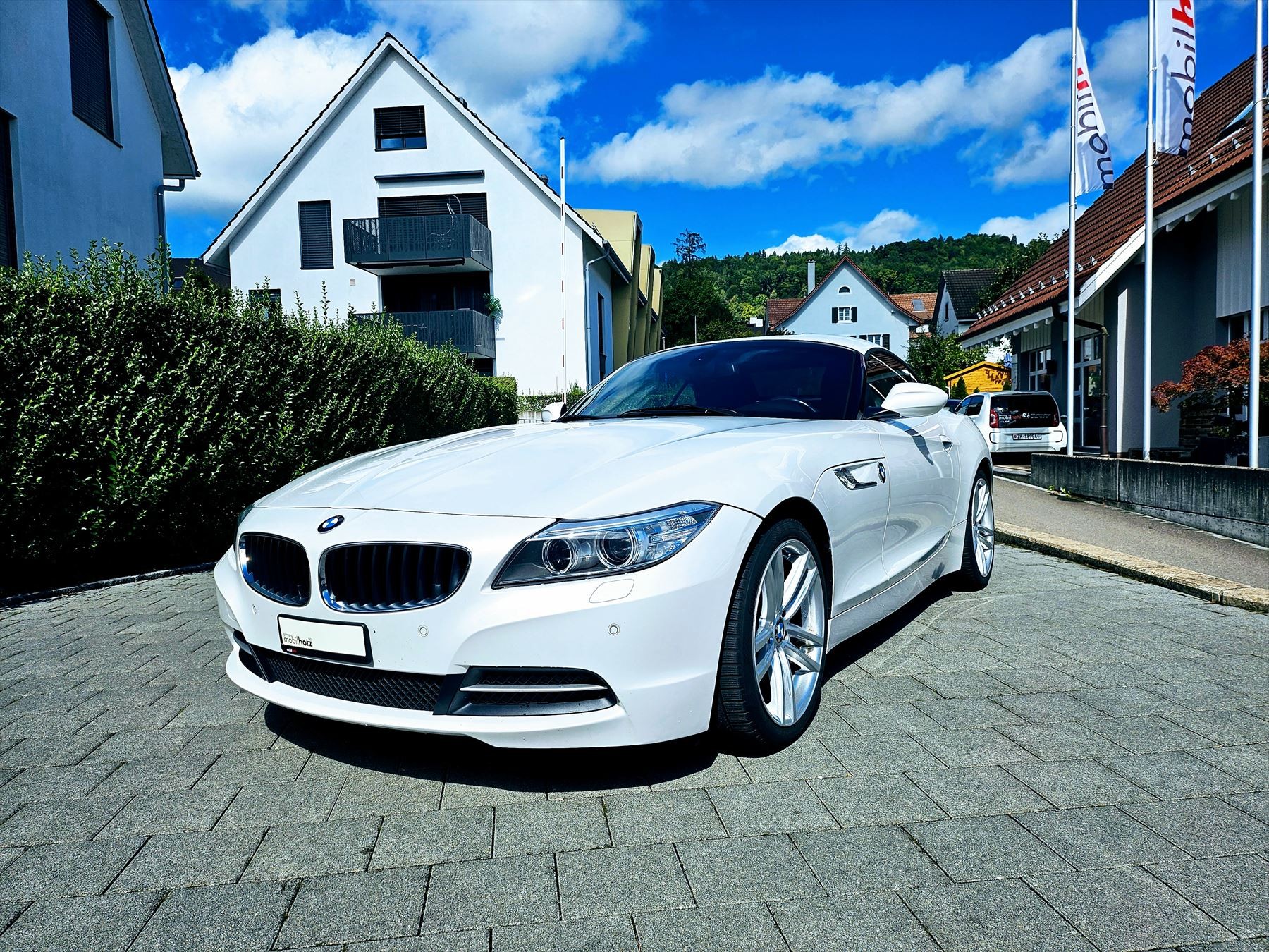 BMW Z4 sDrive28i-image-1