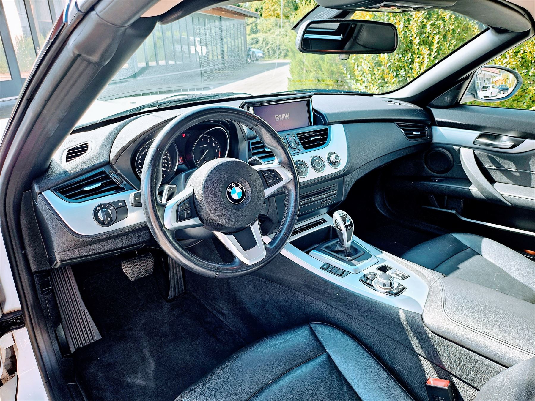 BMW Z4 sDrive28i-image-6