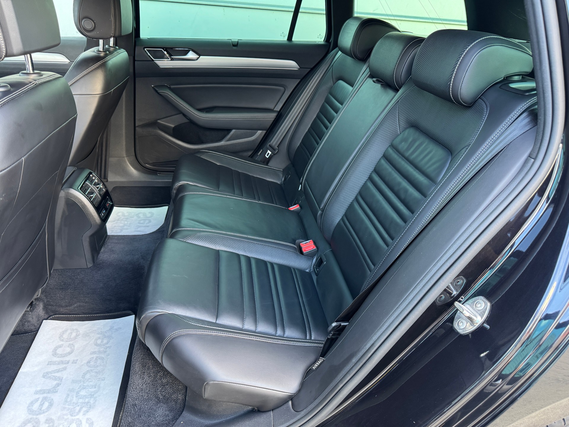 VW Passat Variant 2.0 TSI ABT R-Line Highline 4Motion DSG-image-5