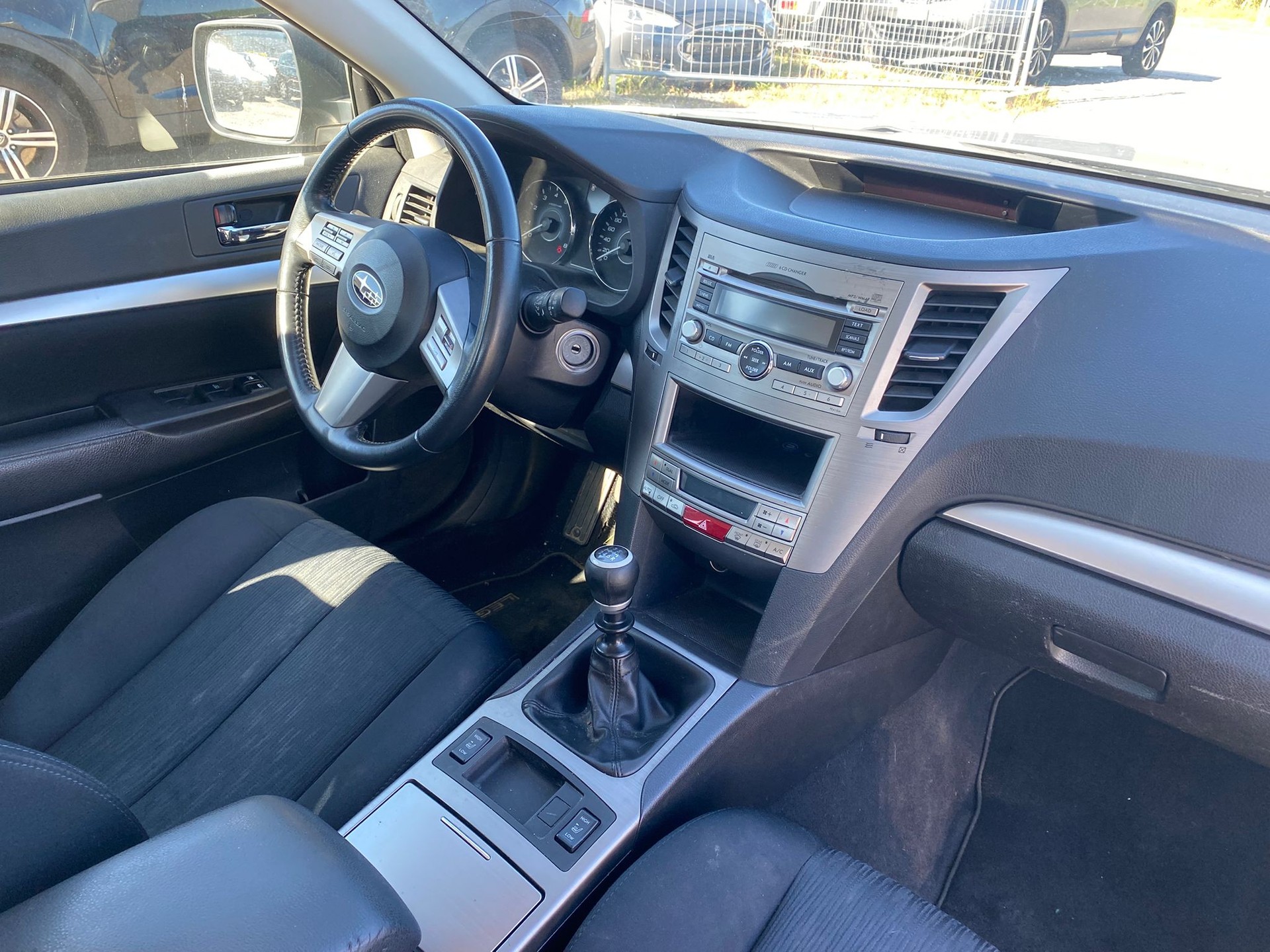SUBARU Legacy 2.0i Swiss AWD-image-9