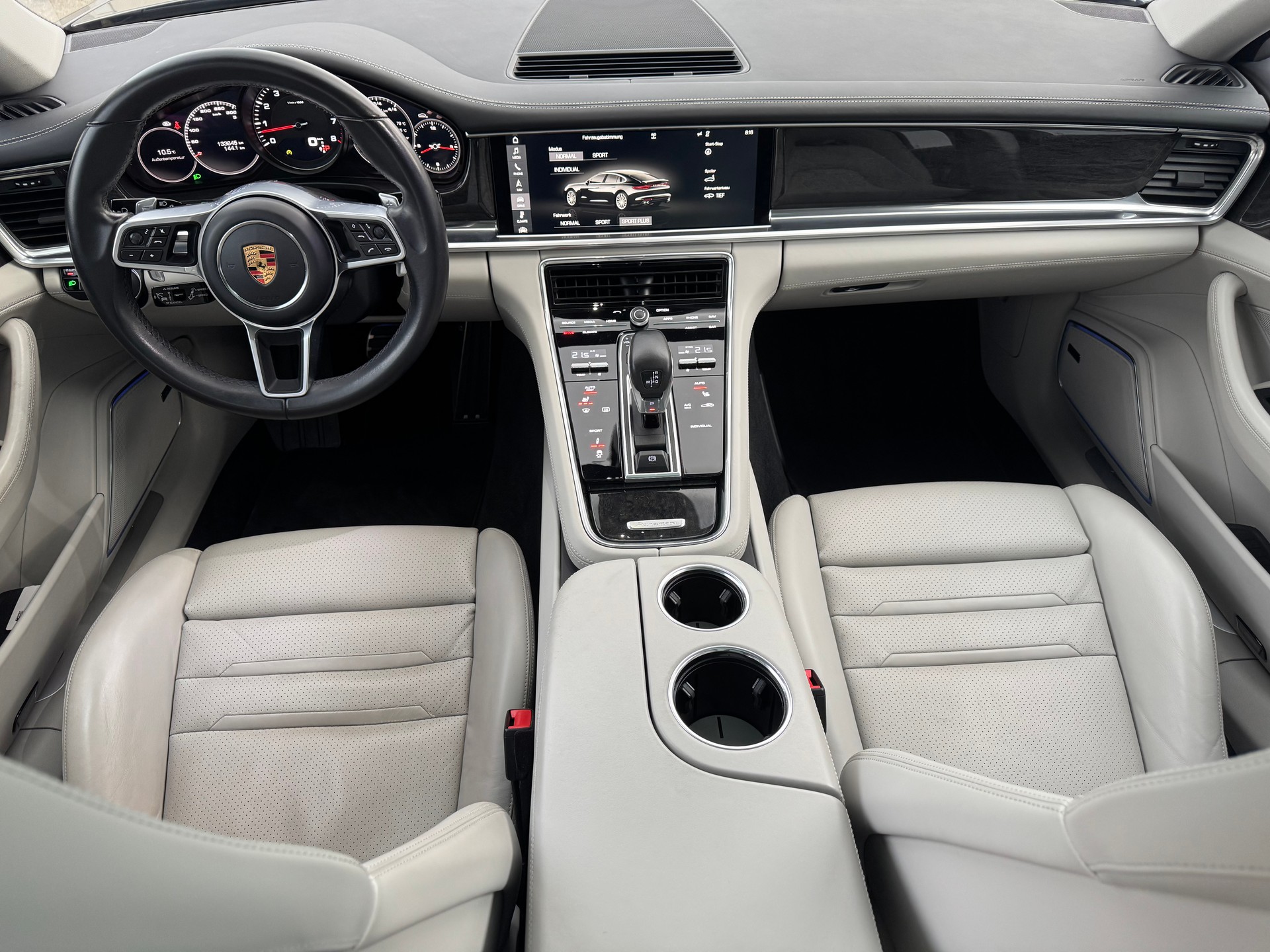 PORSCHE Panamera 4S PDK-image-10