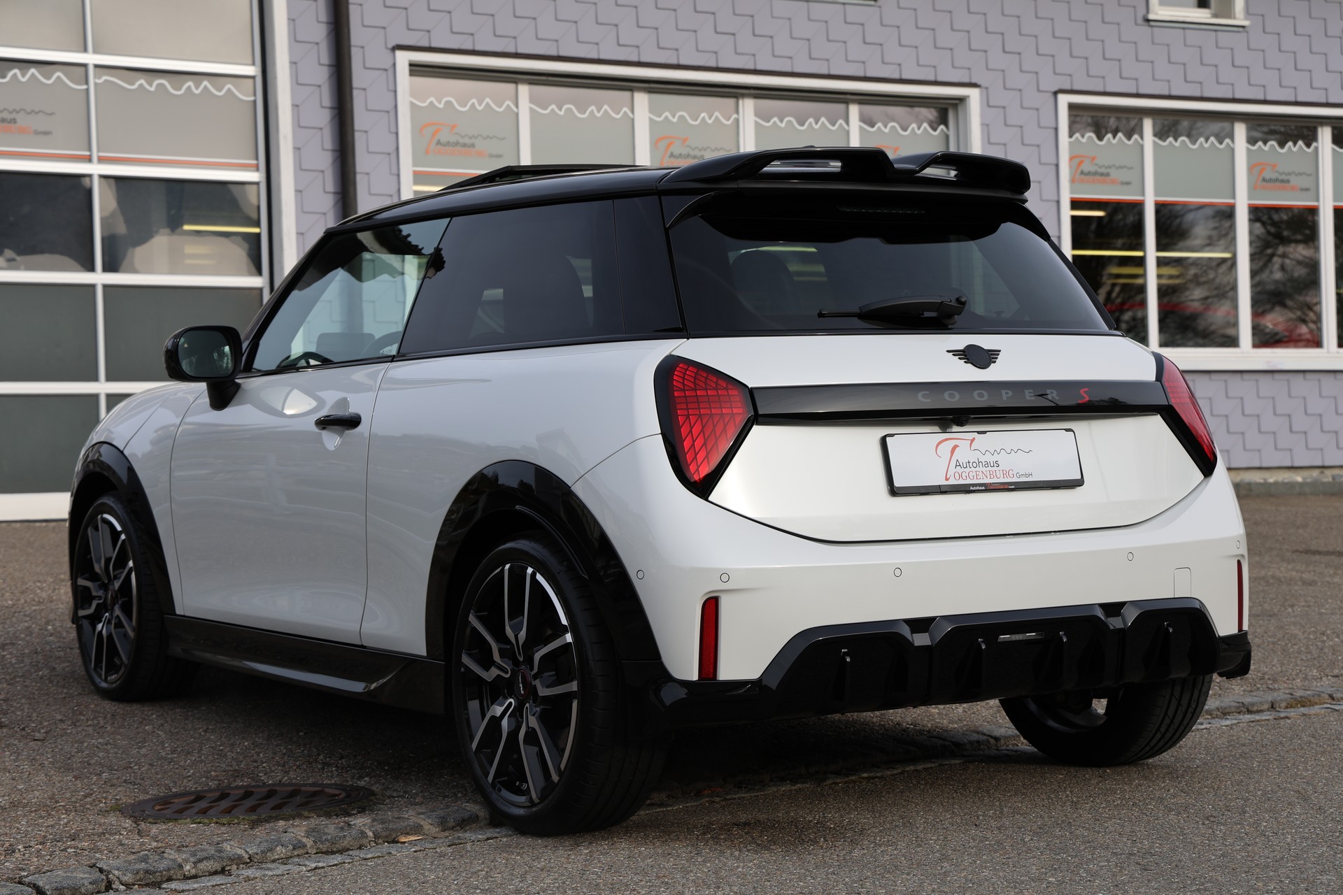 MINI Cooper S DKG John Cooper Works Trim - NEUES MODELL - Paket XL - Panoramadach - MINI Werksgarantie bis 05.2029 -