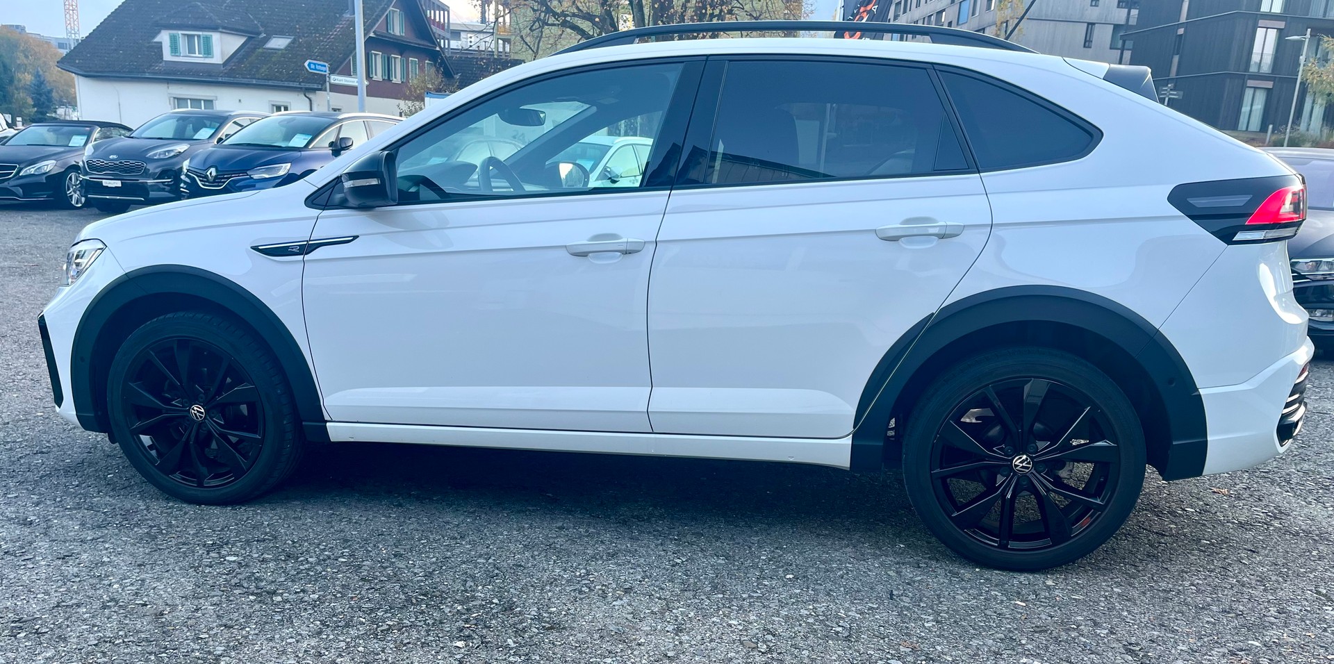 VW Taigo 1.5 TSI R-Line DSG*150PS*CH-FAHRZEUG*-image-9