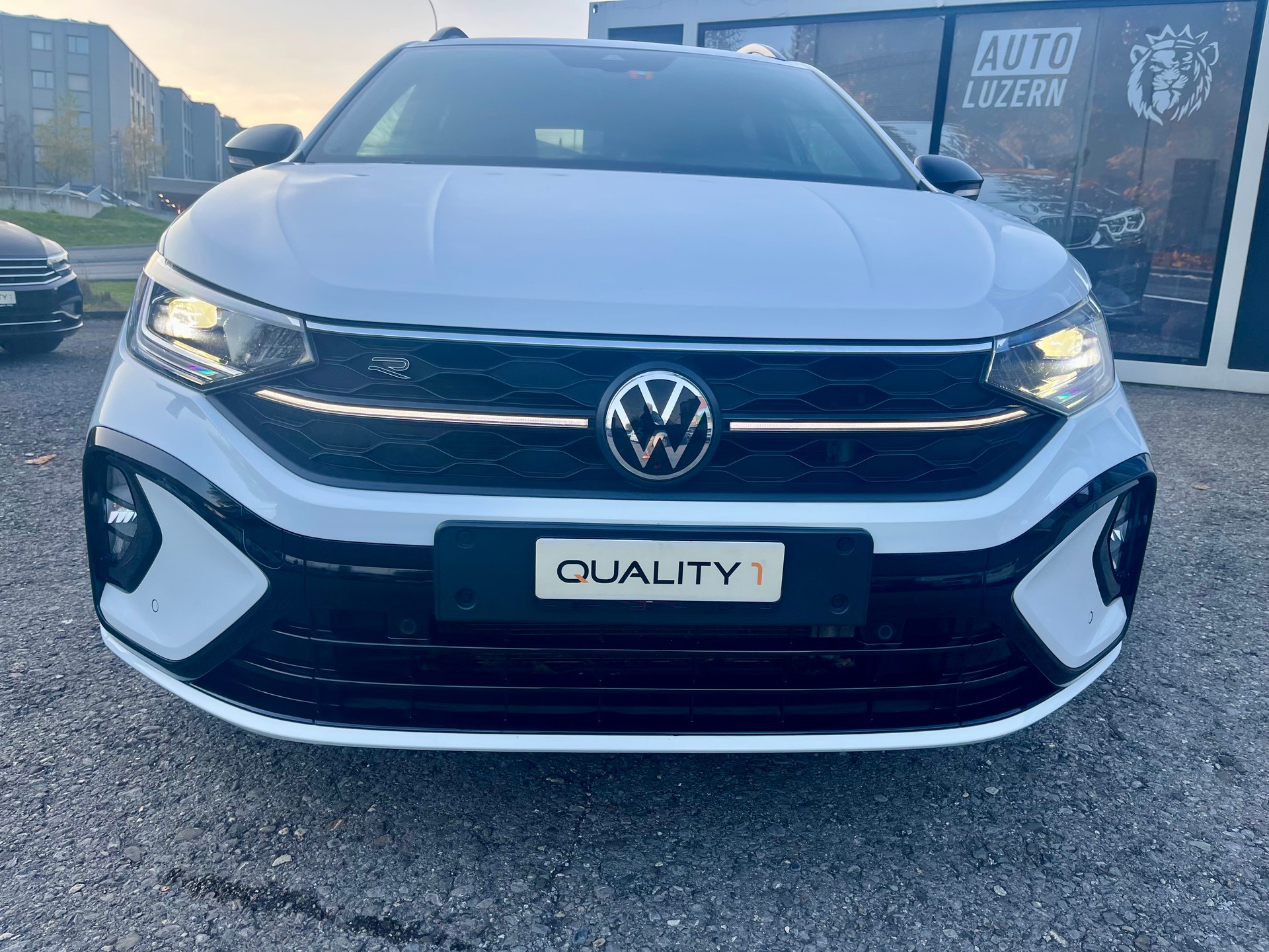 VW Taigo 1.5 TSI R-Line DSG*150PS*CH-FAHRZEUG*-image-1