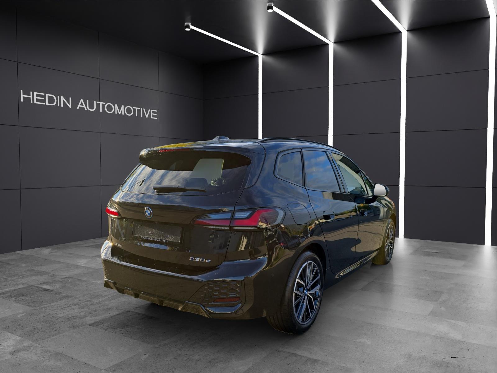 BMW 230e xDrive Active Tourer-image-16