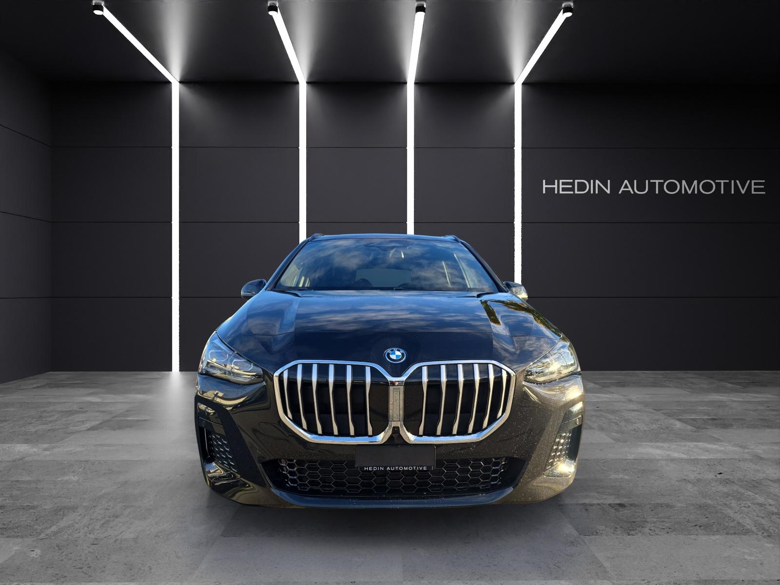 BMW 230e xDrive Active Tourer-image-1