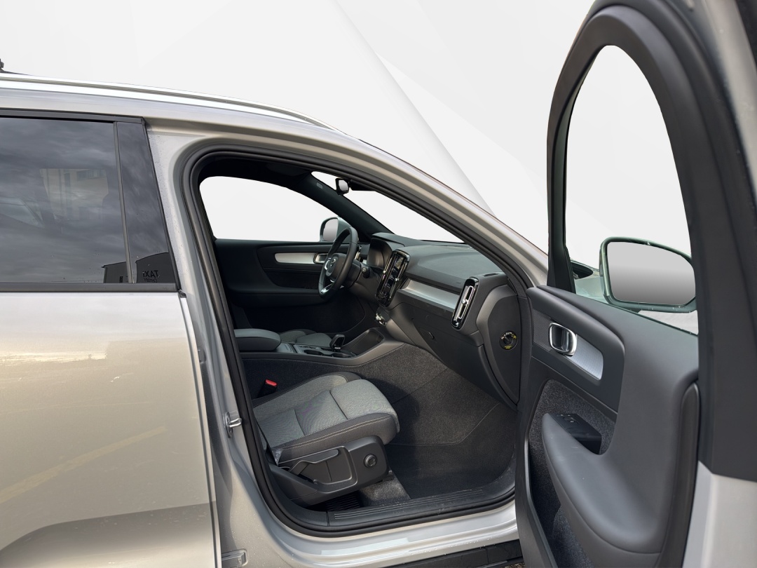 VOLVO XC40 T2 Xcite Geartronic-image-11