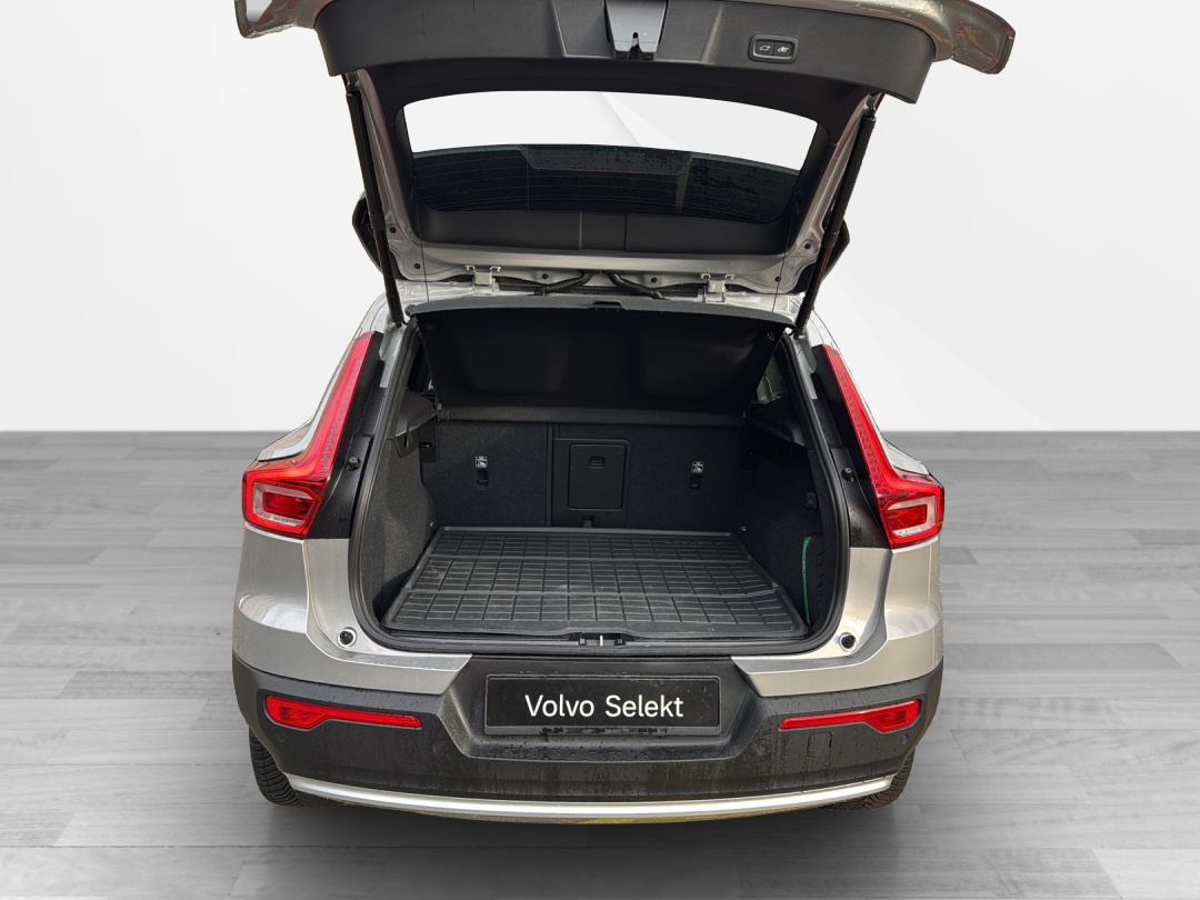 VOLVO XC40 T2 Xcite Geartronic-image-12