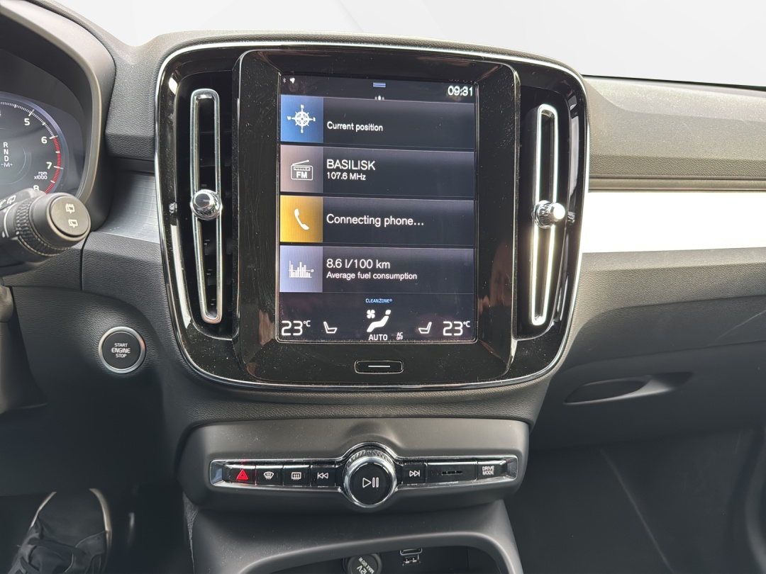 VOLVO XC40 T2 Xcite Geartronic-image-13