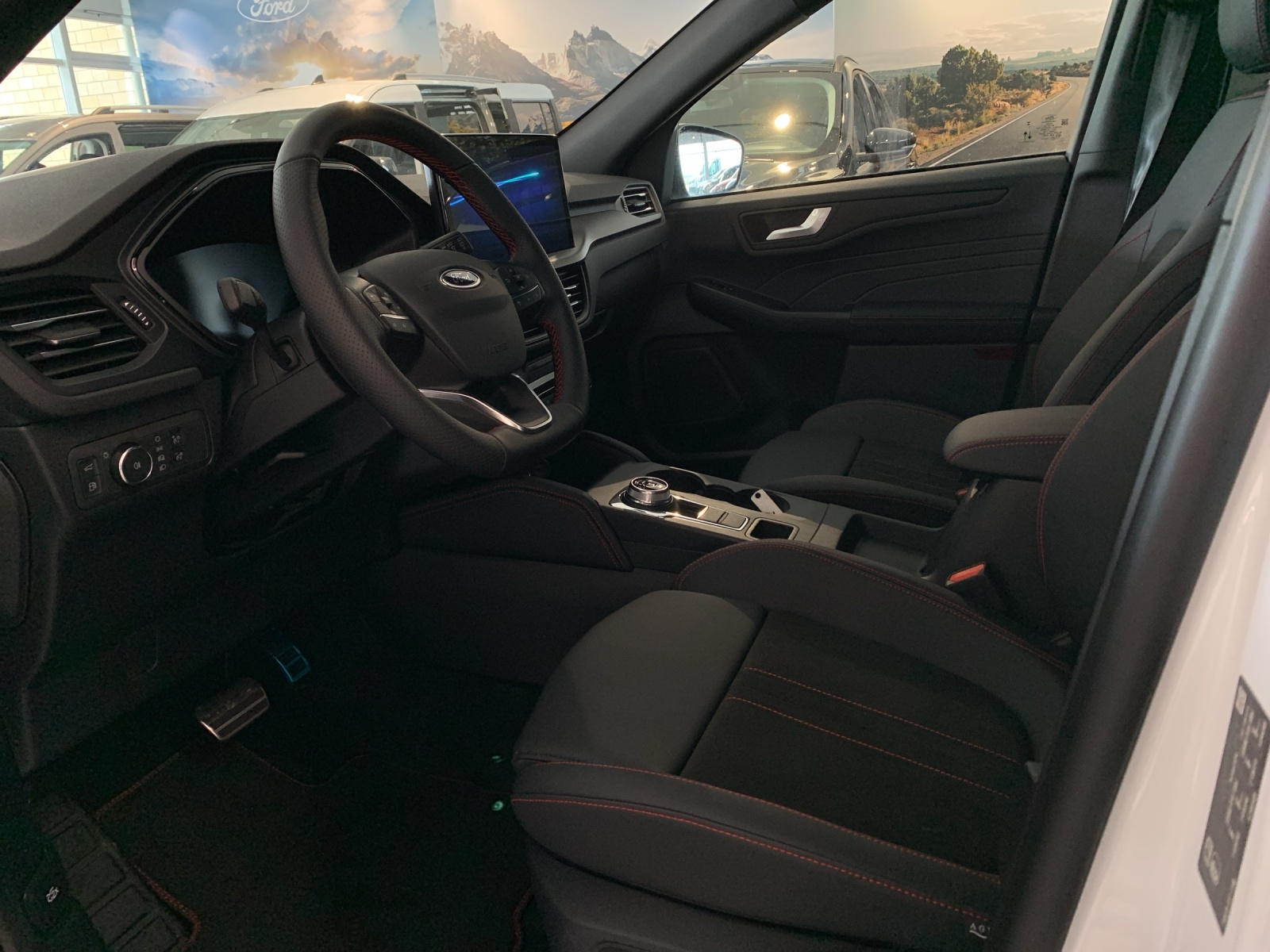 FORD Kuga 2.5 Plug-in Hybrid ST-Line X-image-4