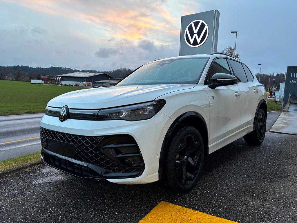 VW Tiguan 2.0 TSI DSG R-Line 4Motion-image-2