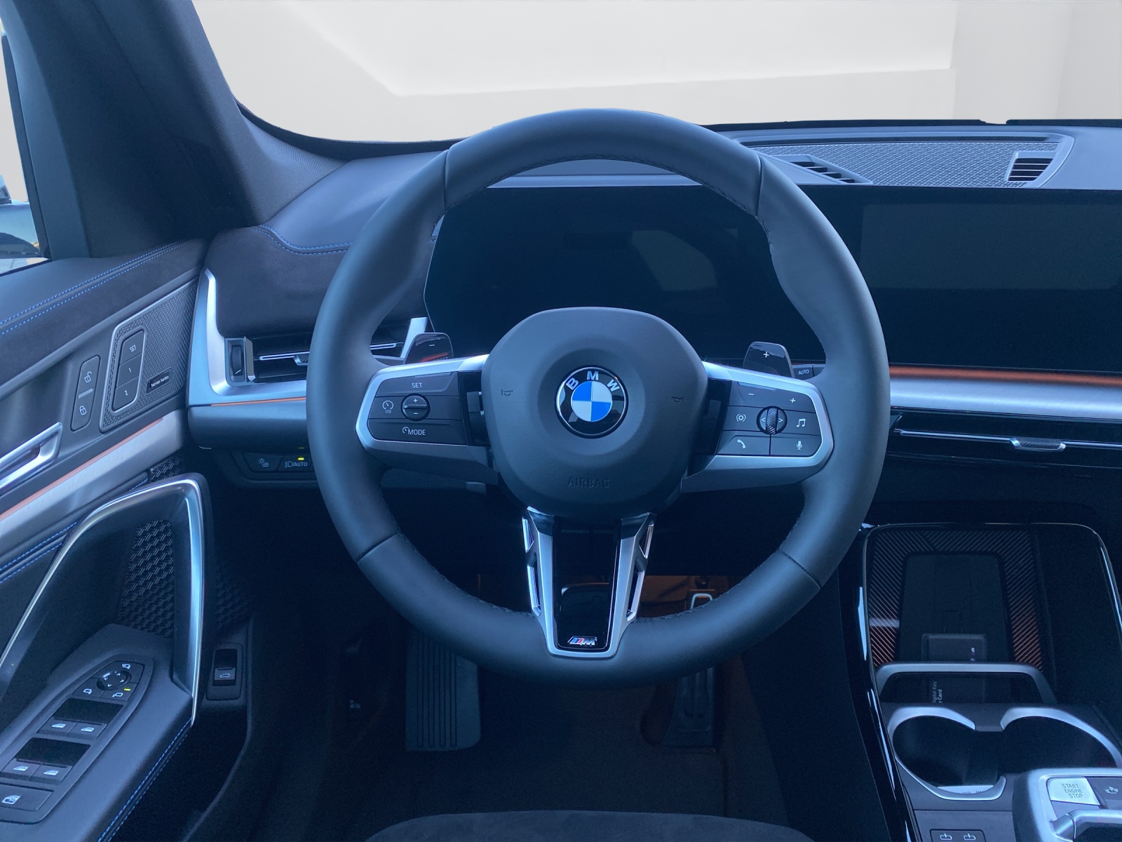 BMW X1 23i xDrive paddles-image-16