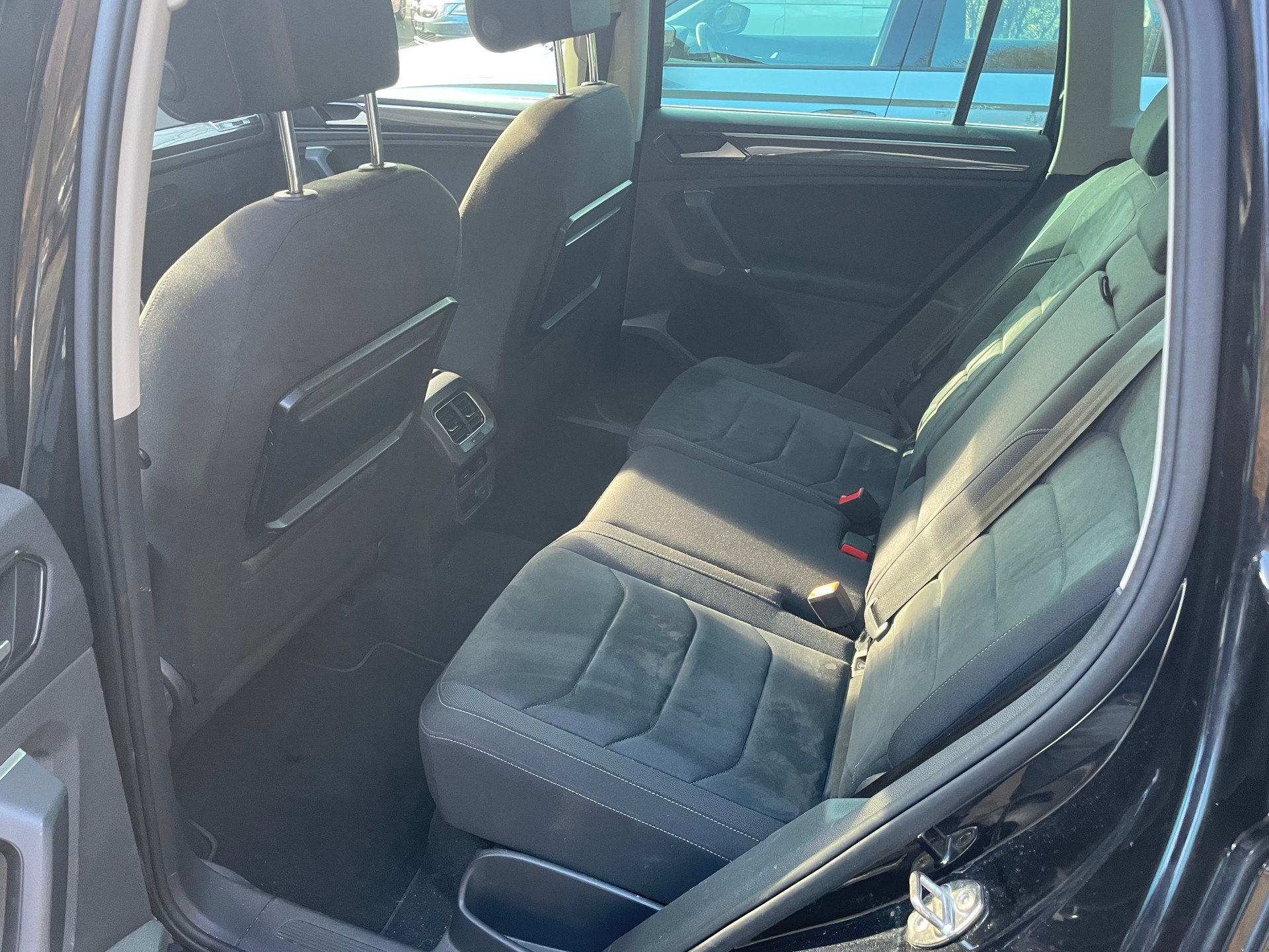 VW Tiguan 2.0 TDI SCR Comfortline 4Motion DSG-image-7