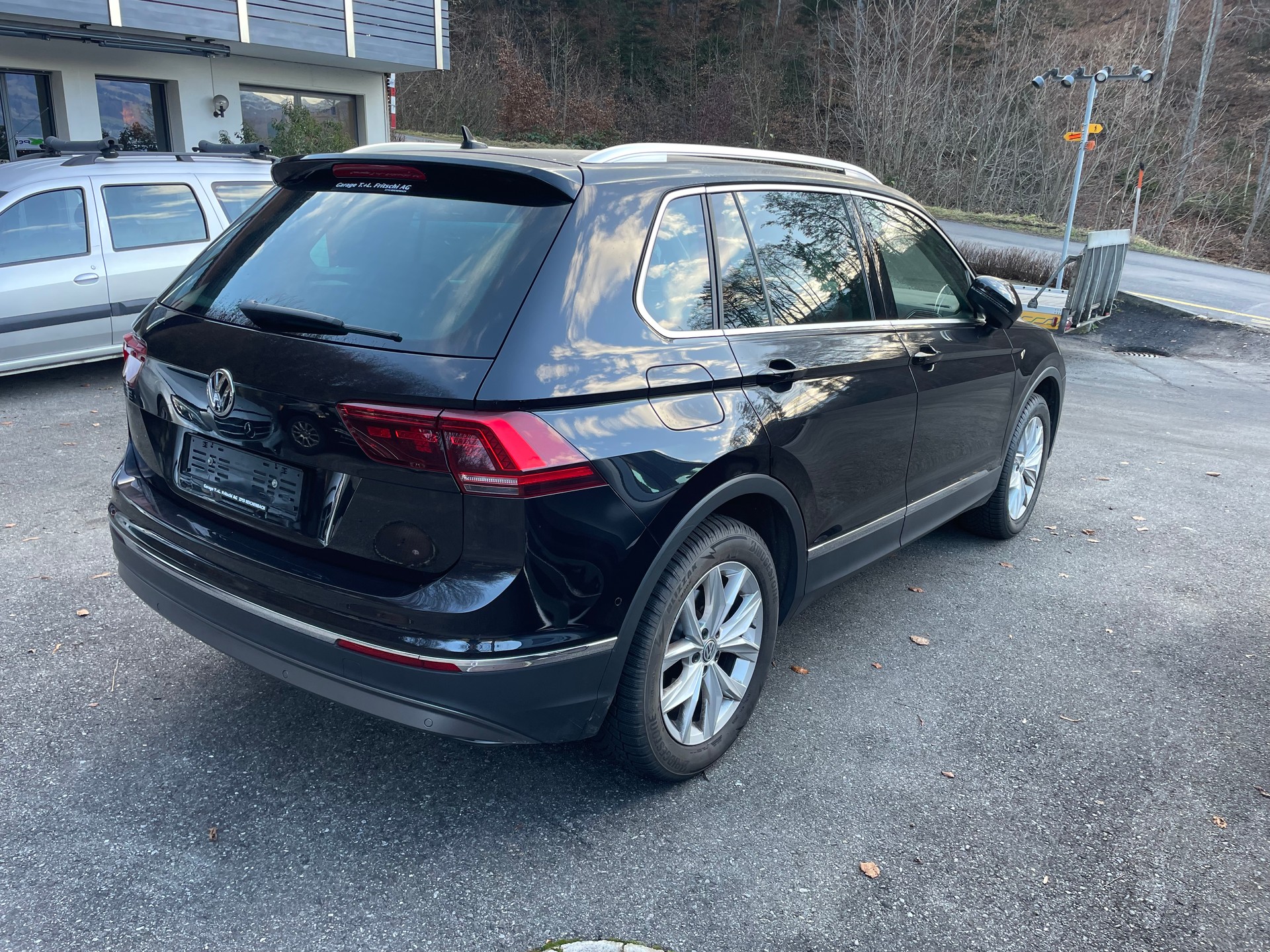 VW Tiguan 2.0 TDI SCR Comfortline 4Motion DSG-image-2