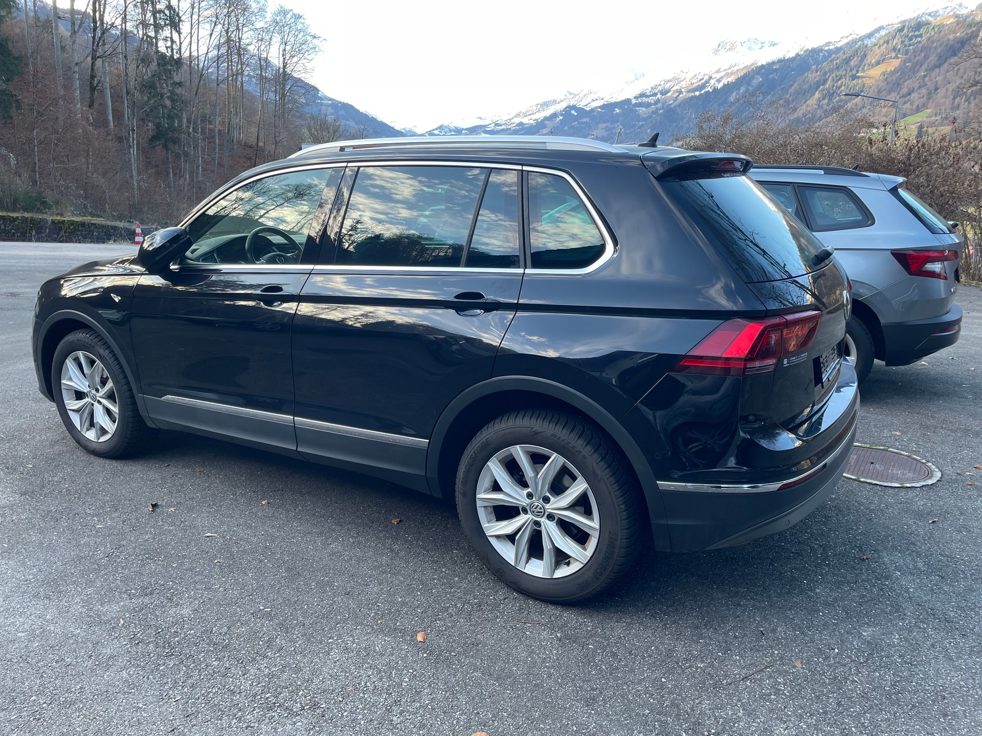 VW Tiguan 2.0 TDI SCR Comfortline 4Motion DSG-image-3