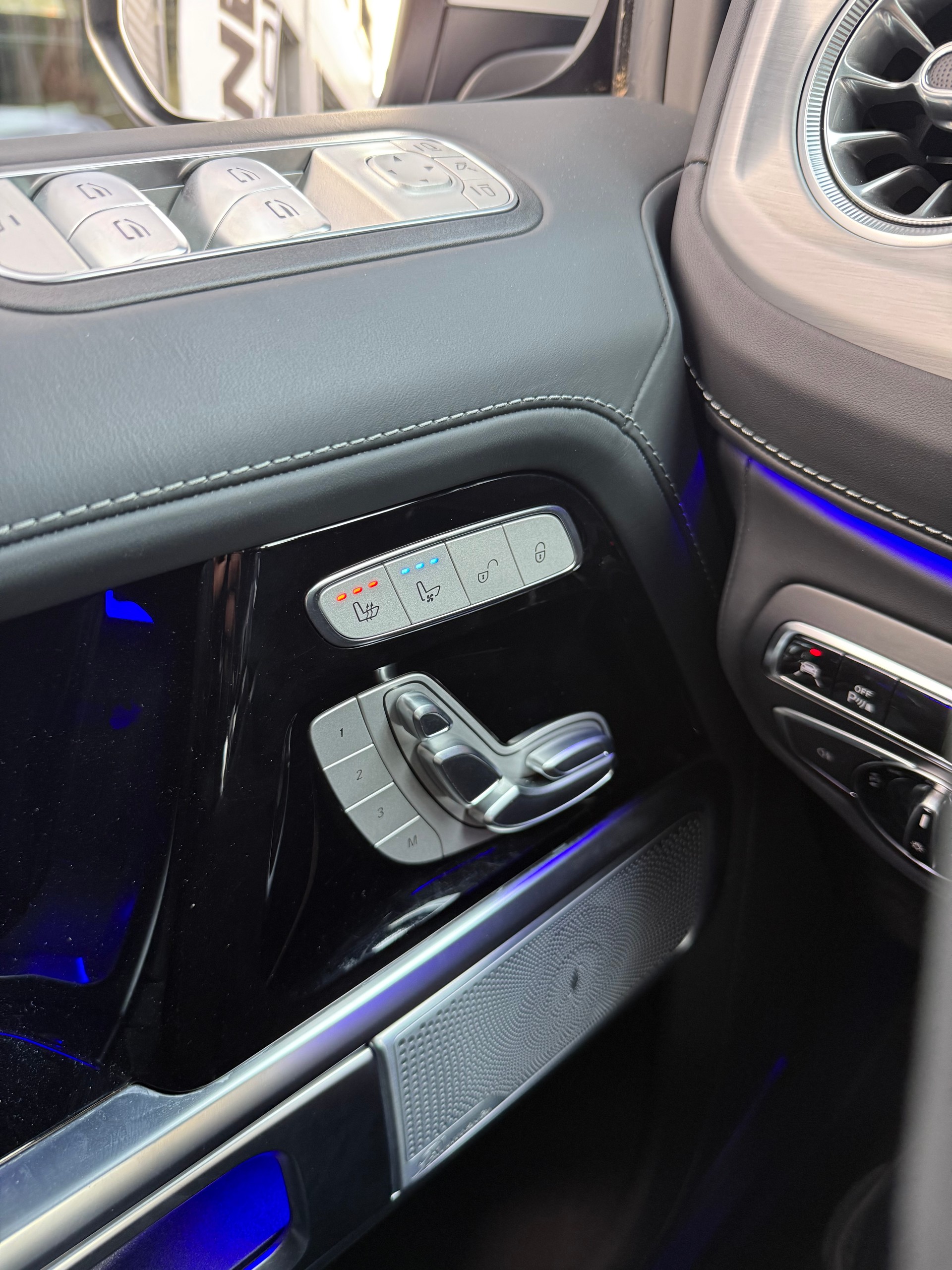 MERCEDES-BENZ G 63 AMG Speedshift Plus G-Tronic - Manufaktur Opalithweiss Magno-image-14