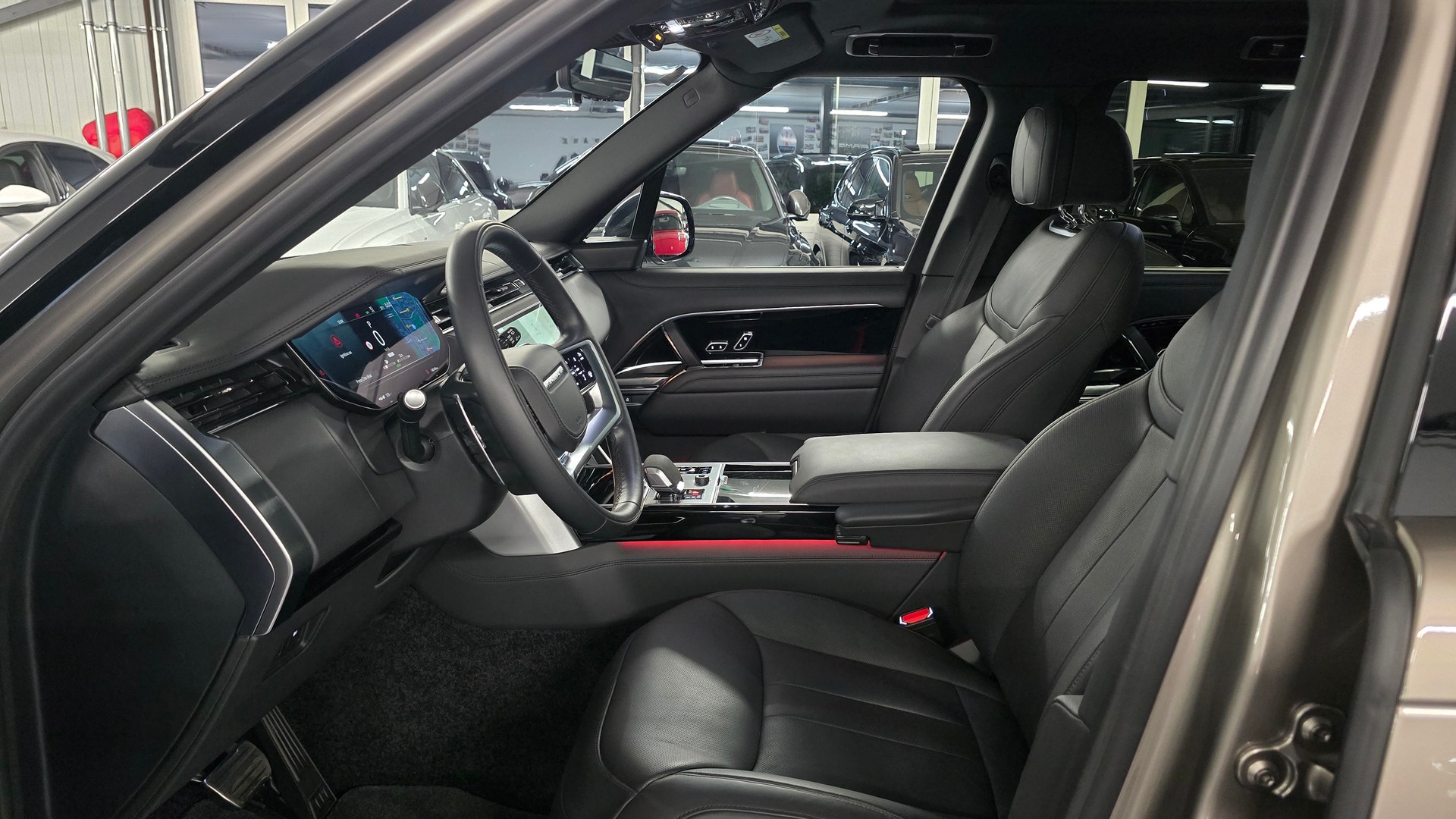 LAND ROVER Range Rover P440e Si6 PHEV Autobiography Automatic-image-17