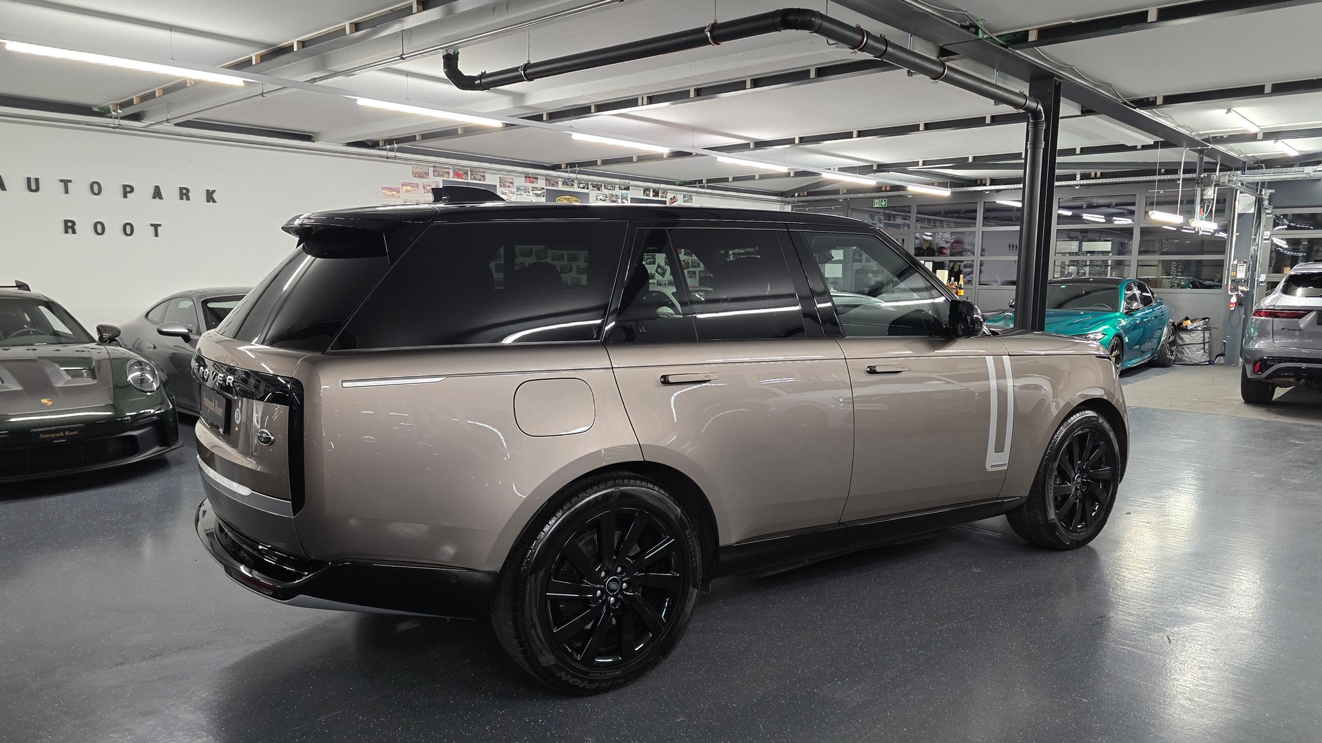 LAND ROVER Range Rover P440e Si6 PHEV Autobiography Automatic-image-4