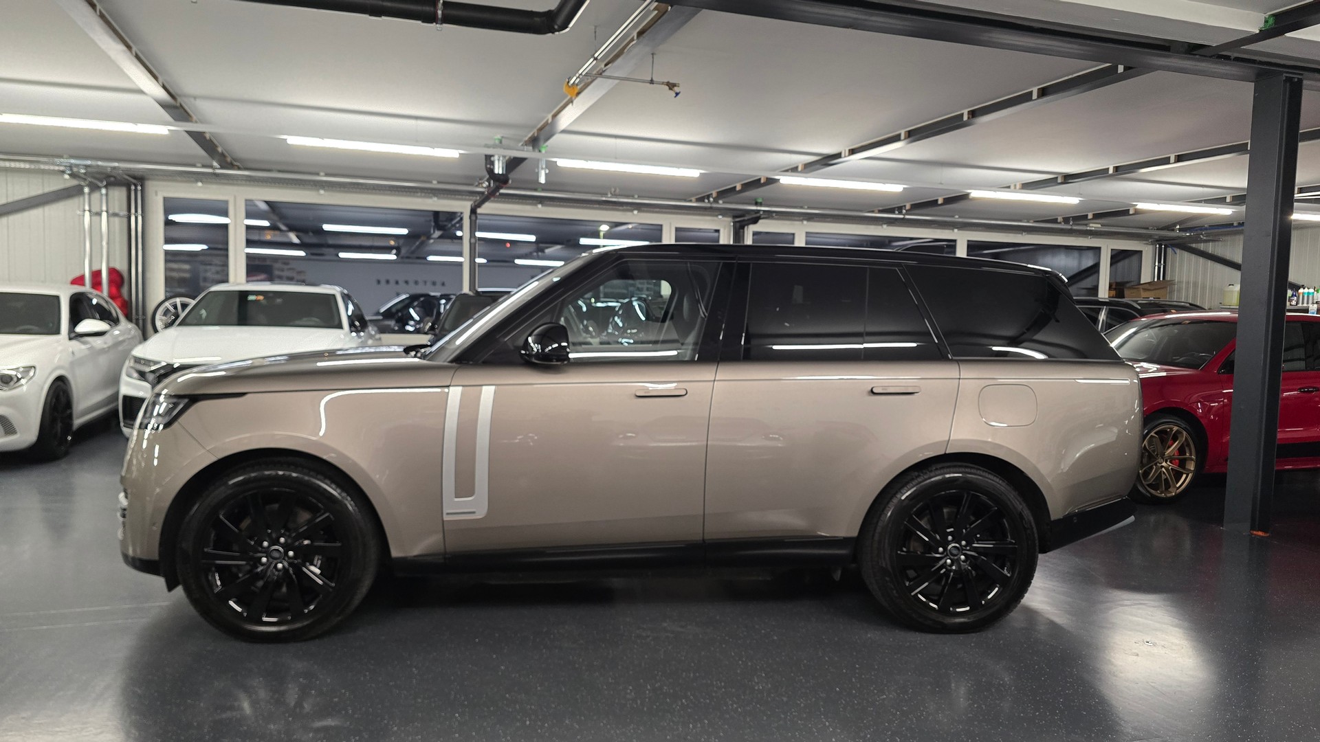 LAND ROVER Range Rover P440e Si6 PHEV Autobiography Automatic-image-9