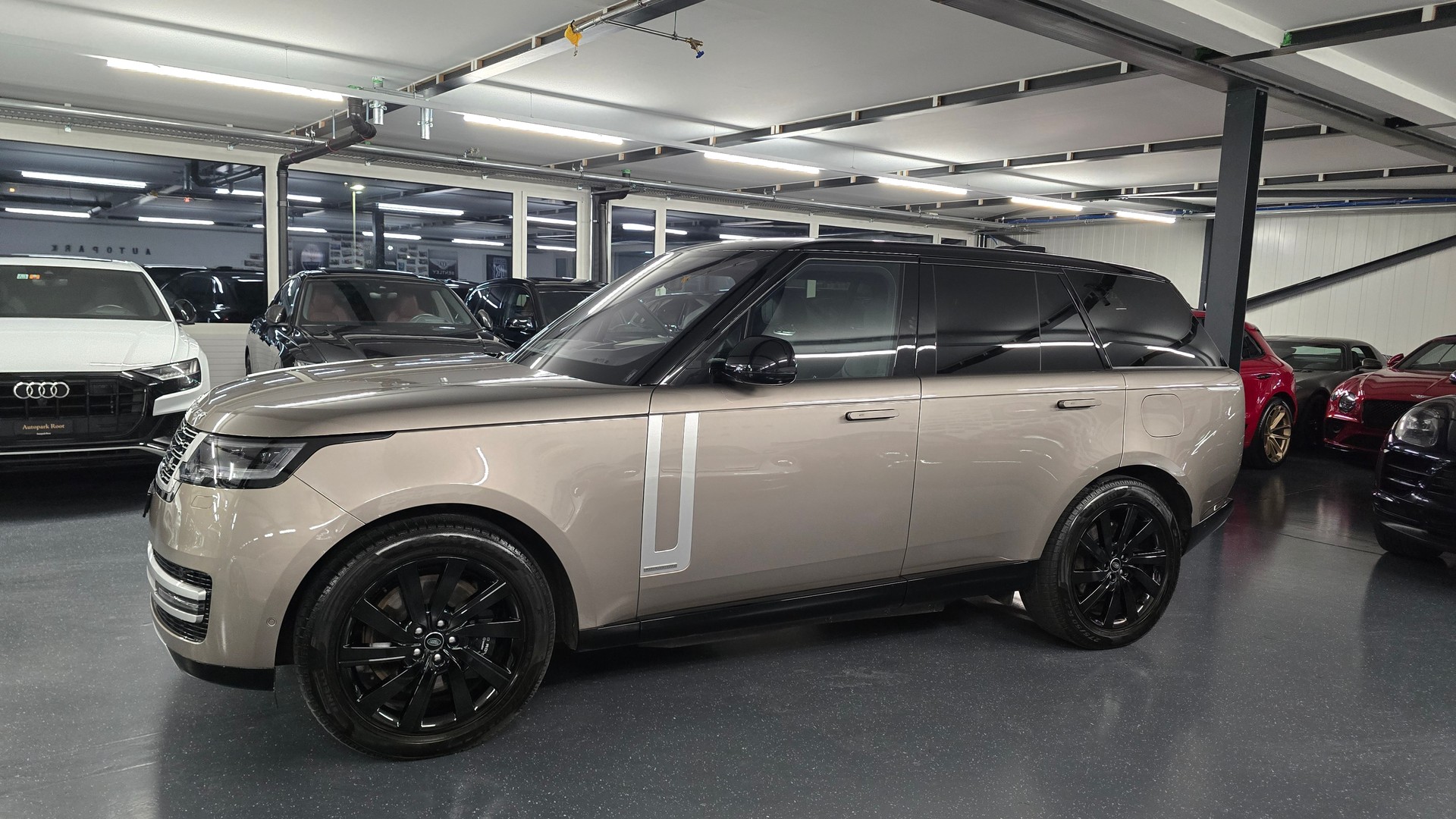 LAND ROVER Range Rover P440e Si6 PHEV Autobiography Automatic-image-10