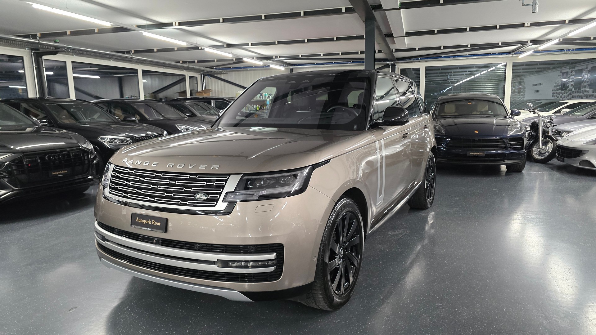 LAND ROVER Range Rover P440e Si6 PHEV Autobiography Automatic-image-11