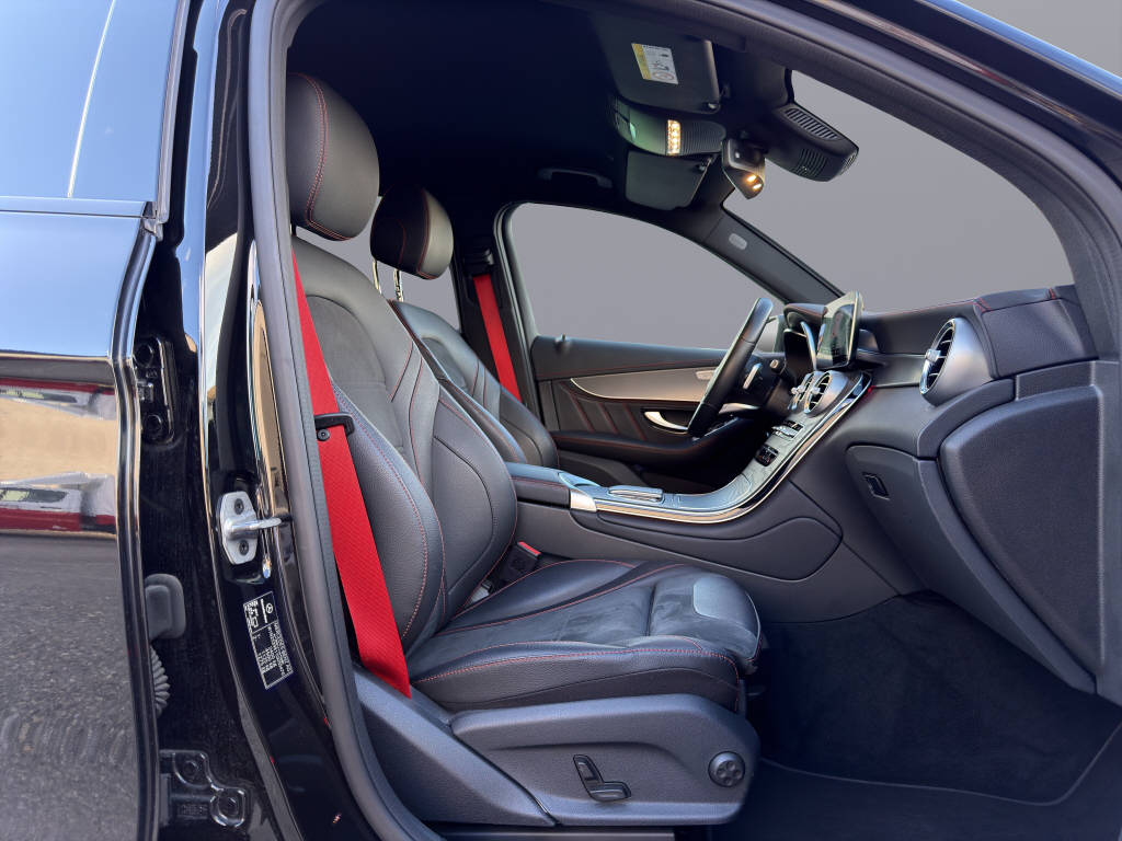 MERCEDES-BENZ GLC 200 AMG Line 4m-image-13